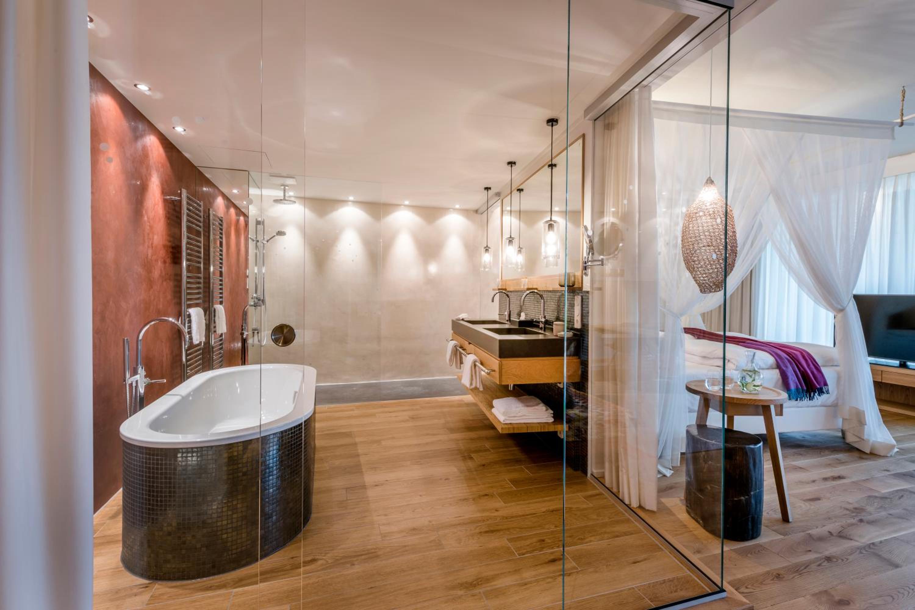 Superior King Suite photo 2