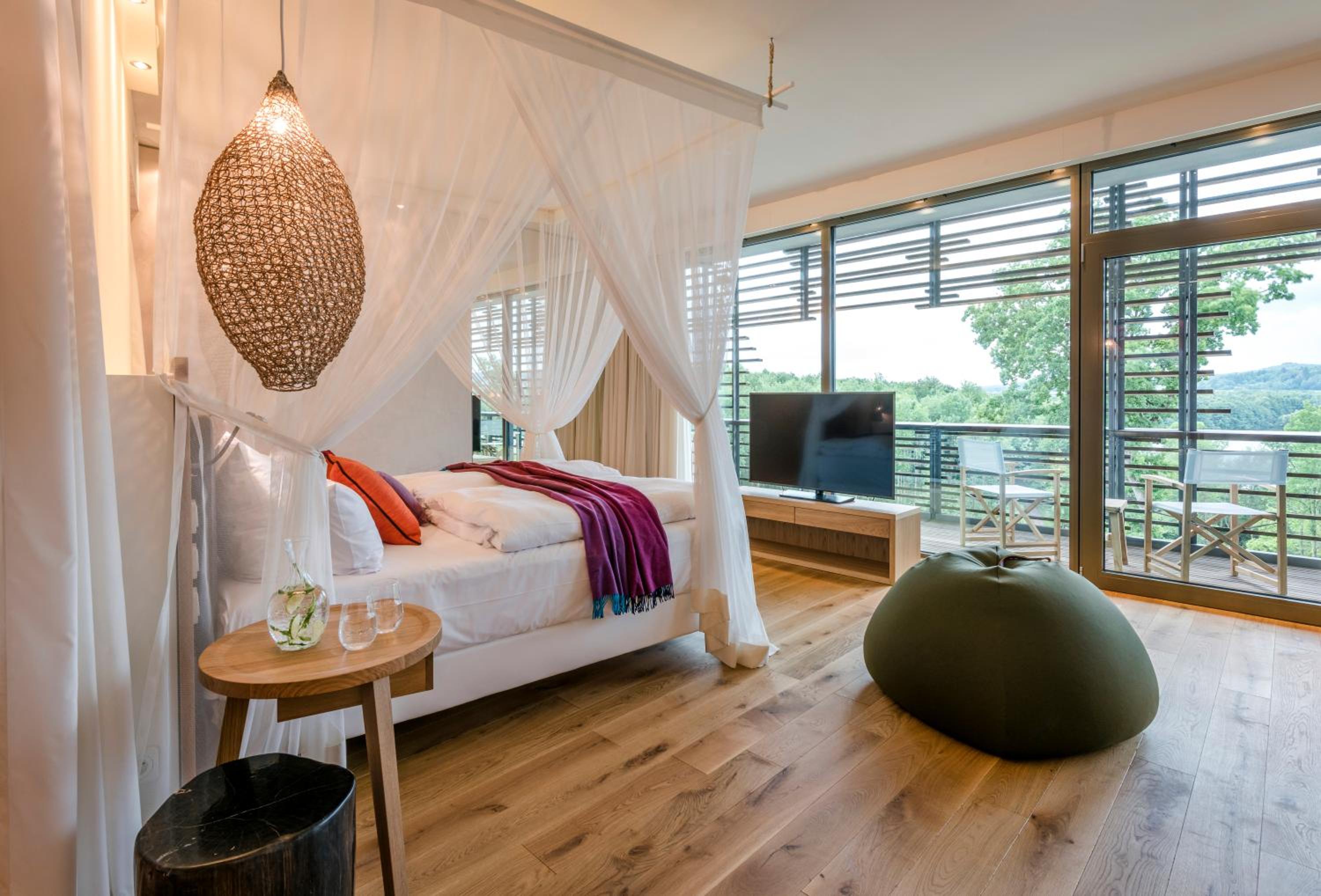 Superior King Suite photo 3
