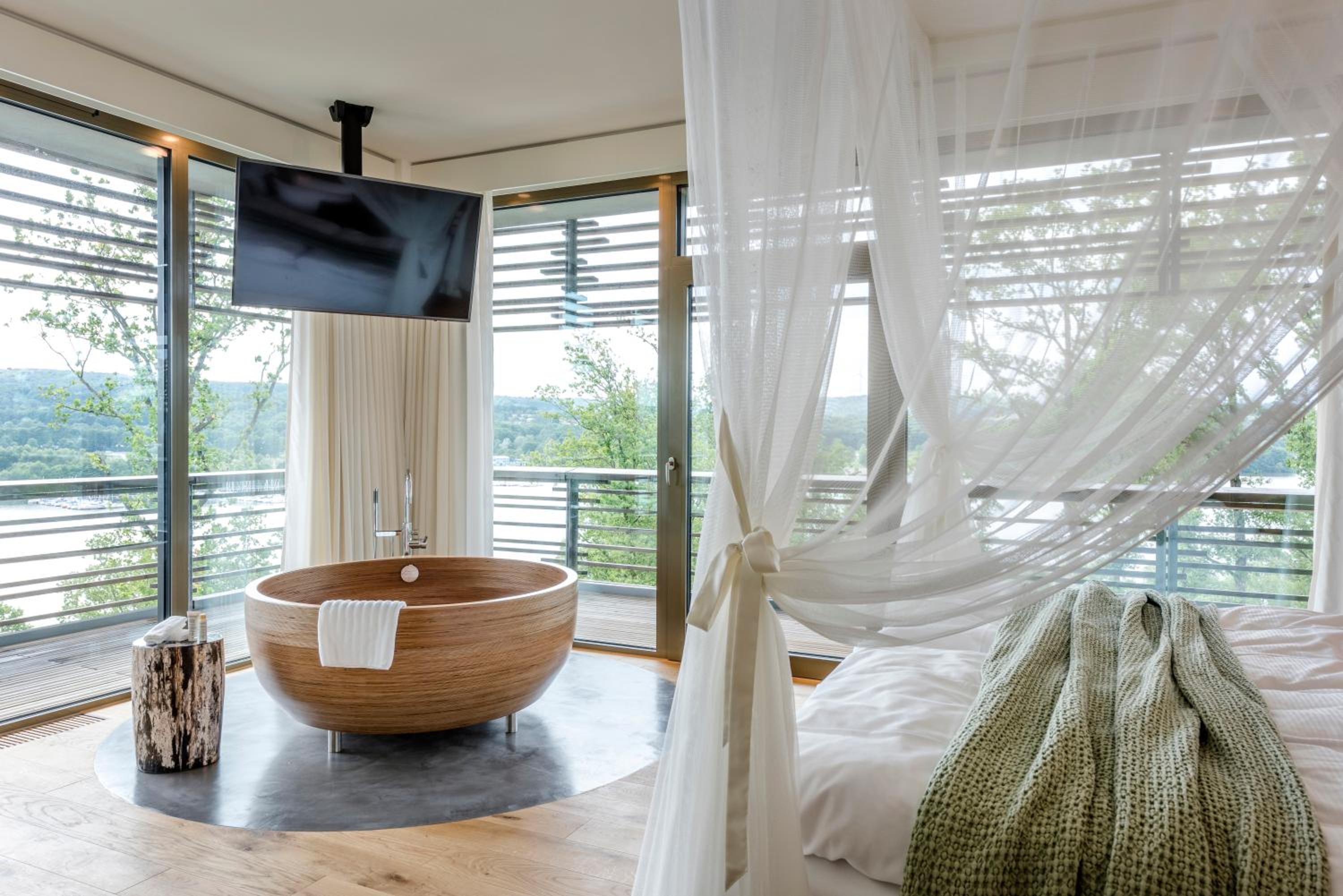 Suite with Balcony photo 2