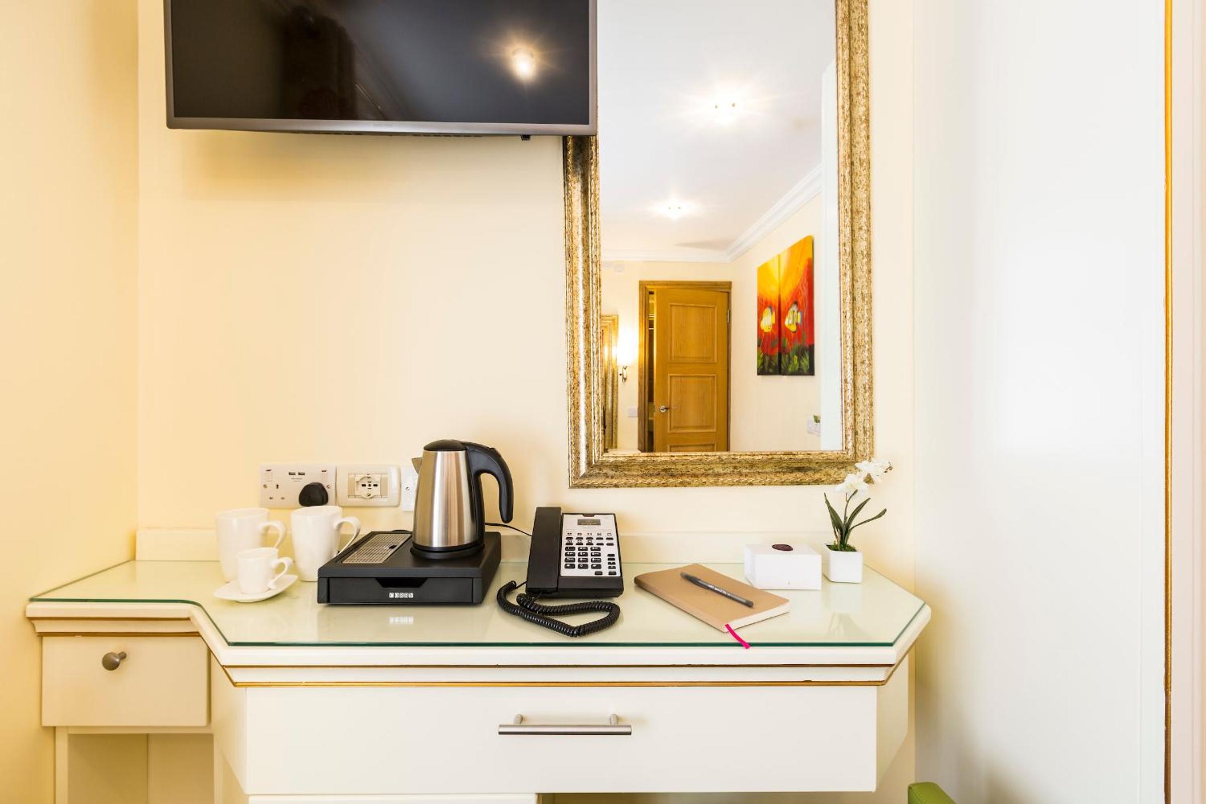 Single Room photo 2