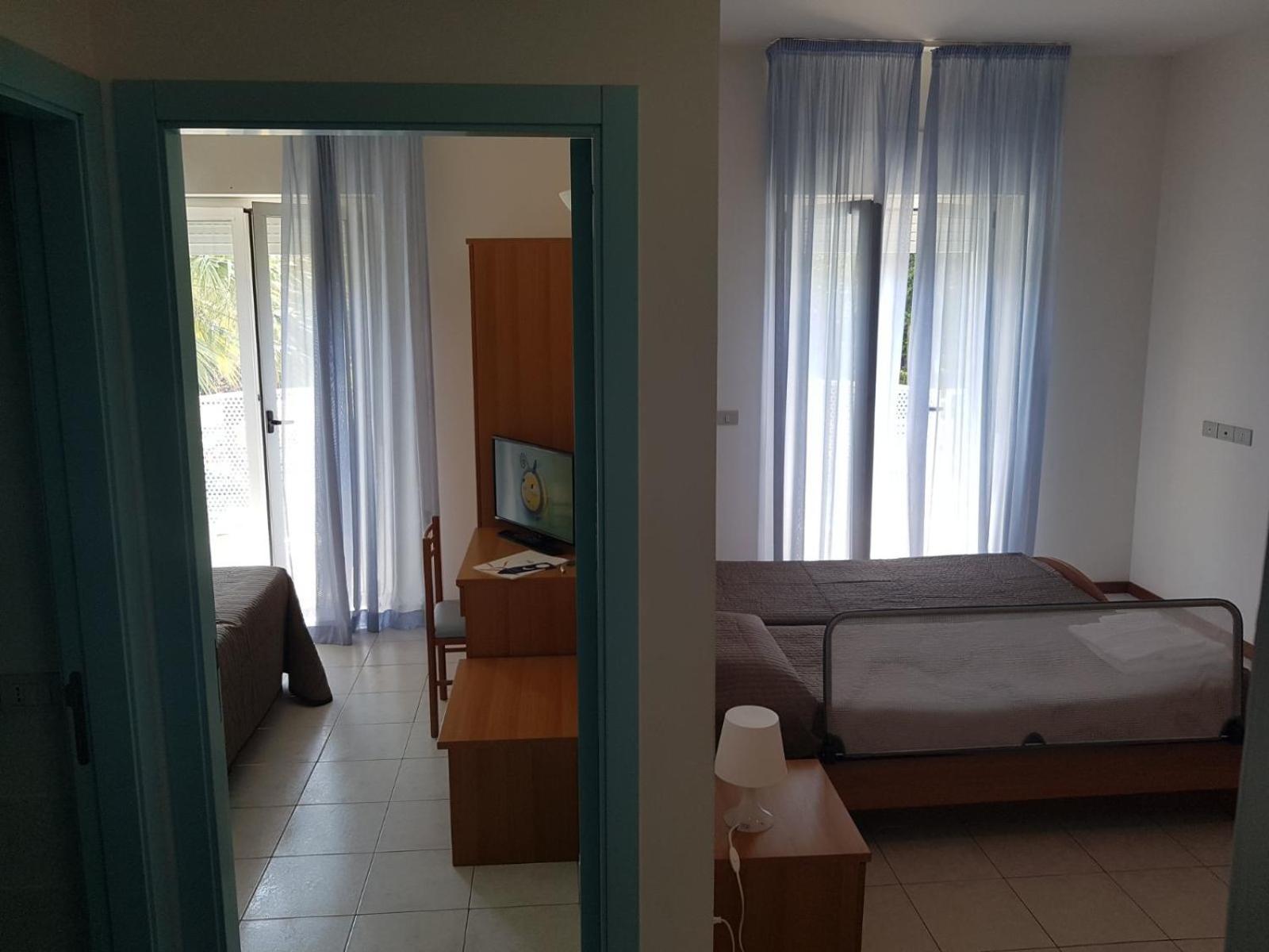 Family Suite (2 Adults + 2 Children)