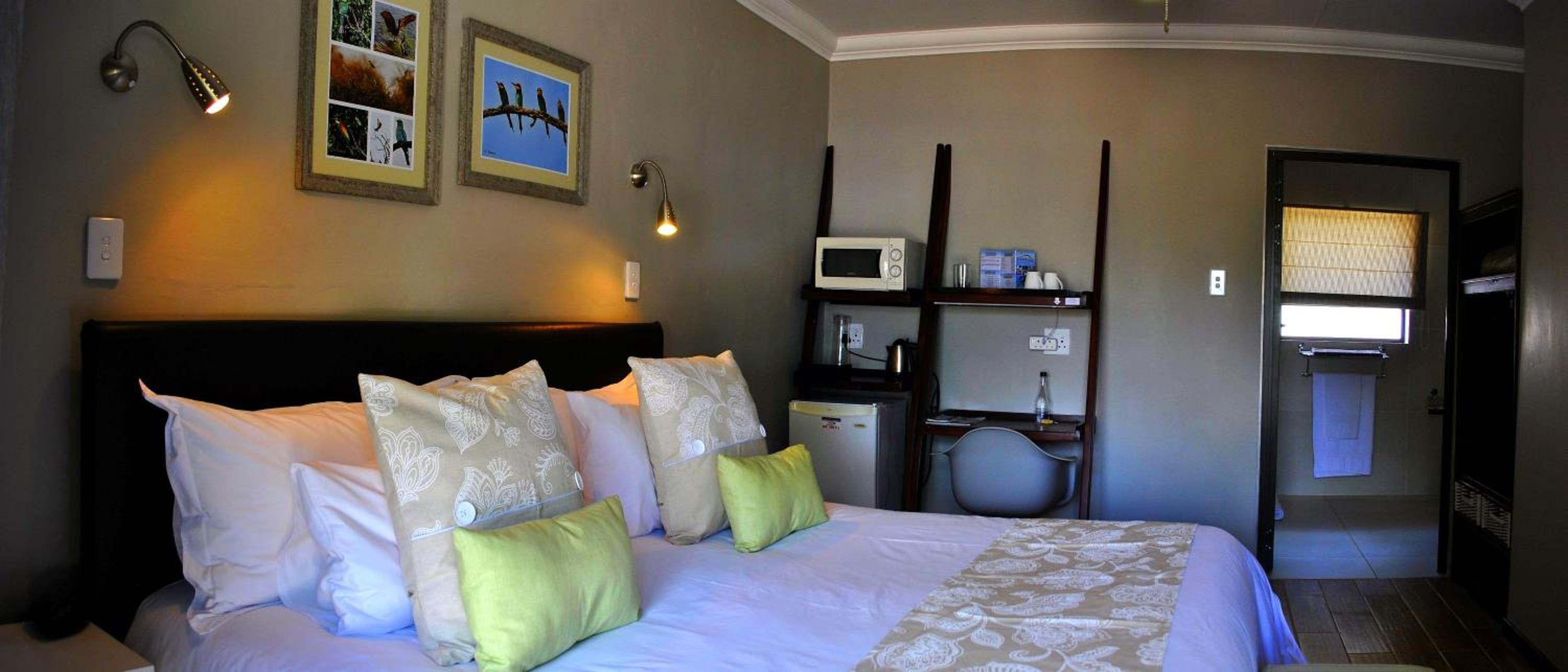 Double or Twin Room - Photo 4