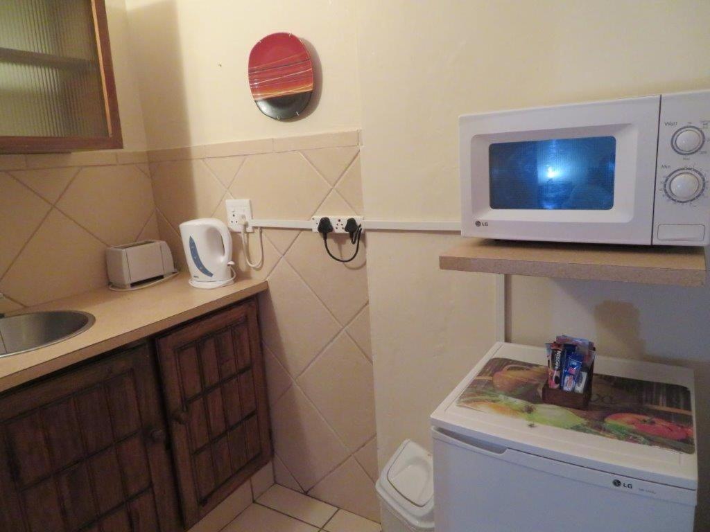 Standard Double or Twin Room with Balcony - Photo 2