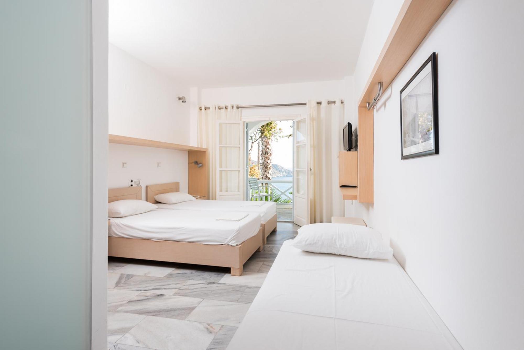 Standard Triple Room with Sea View