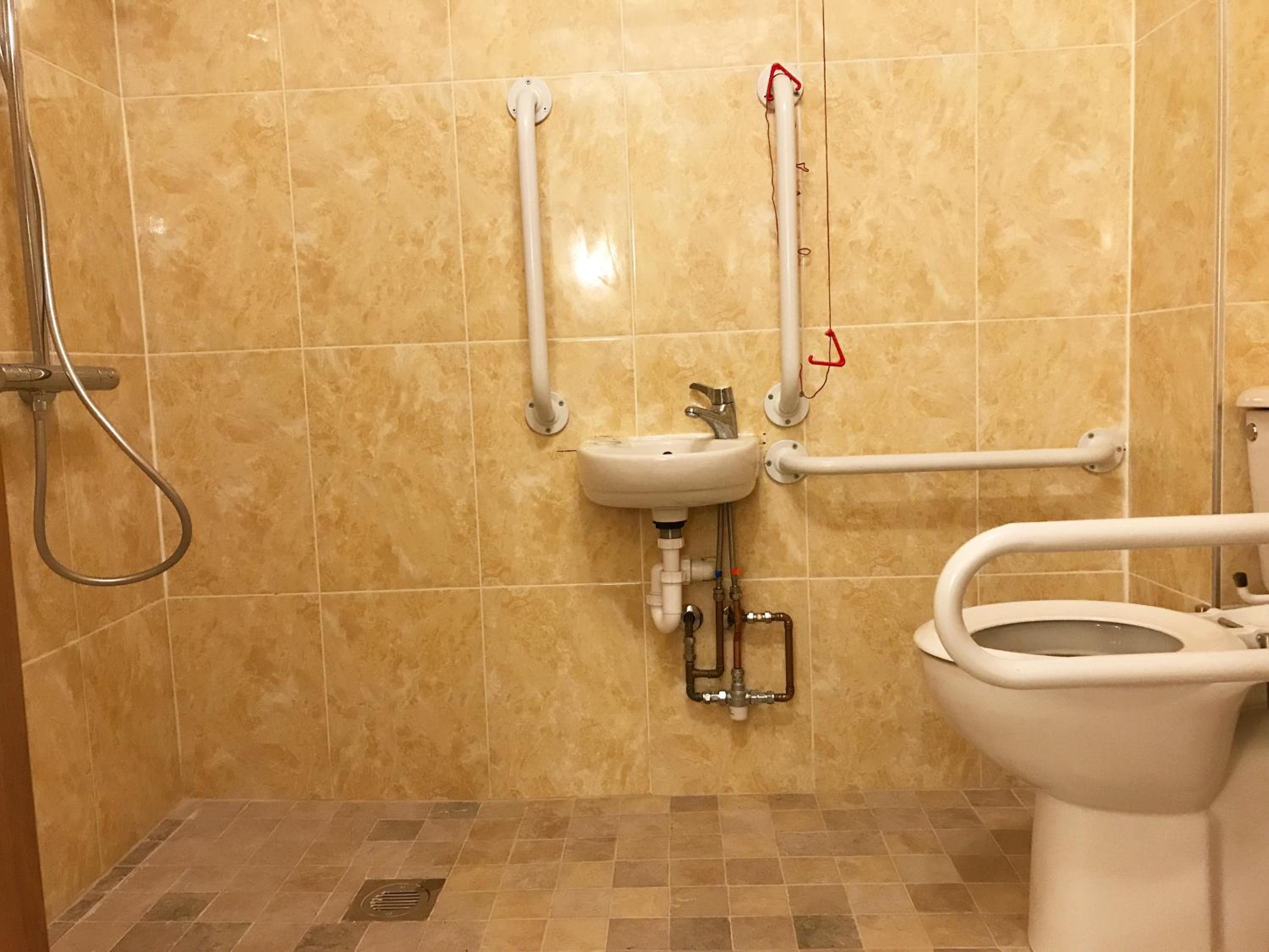 Double Room - Disability Access photo 3