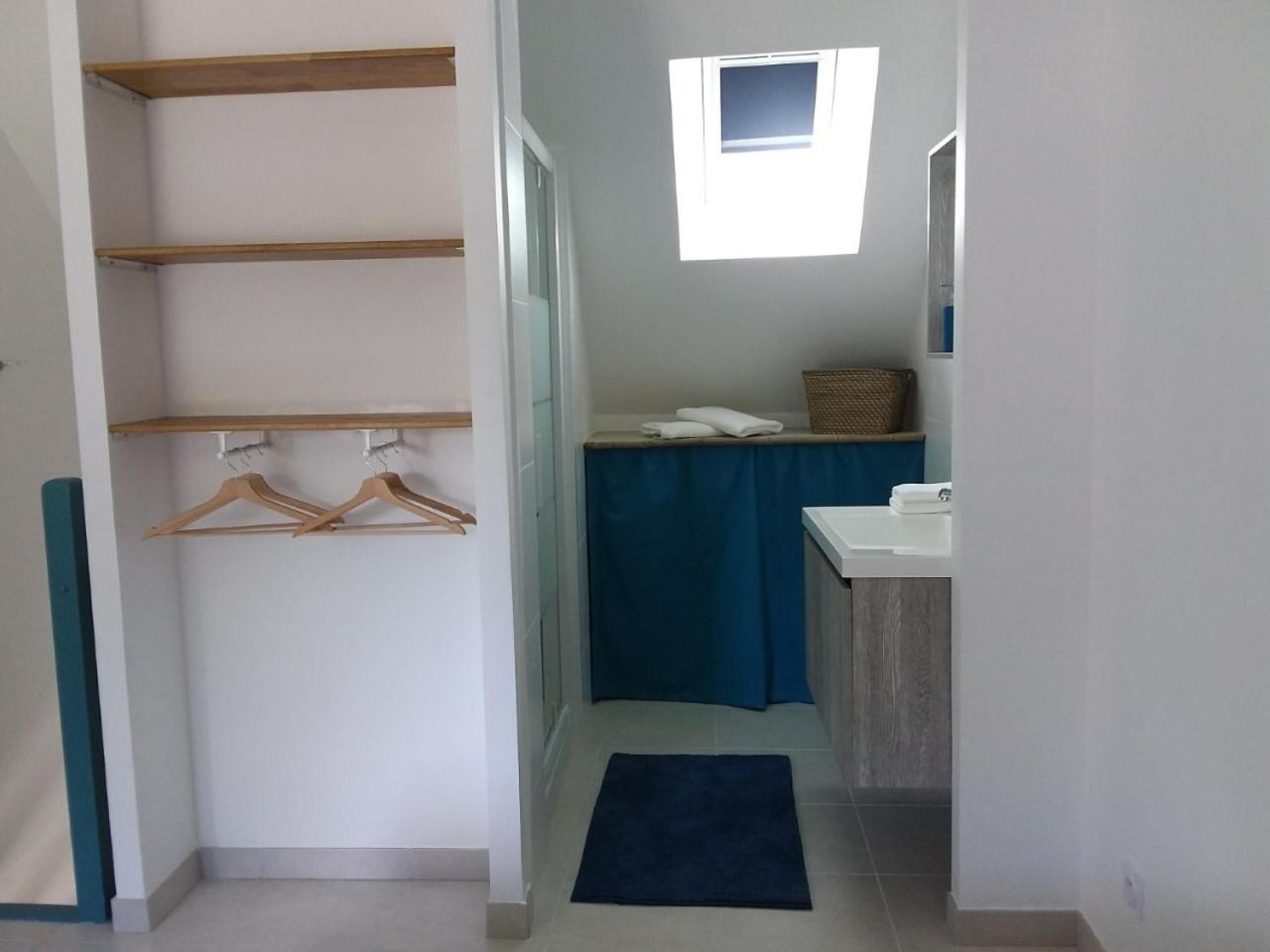 One-Bedroom Apartment photo 3