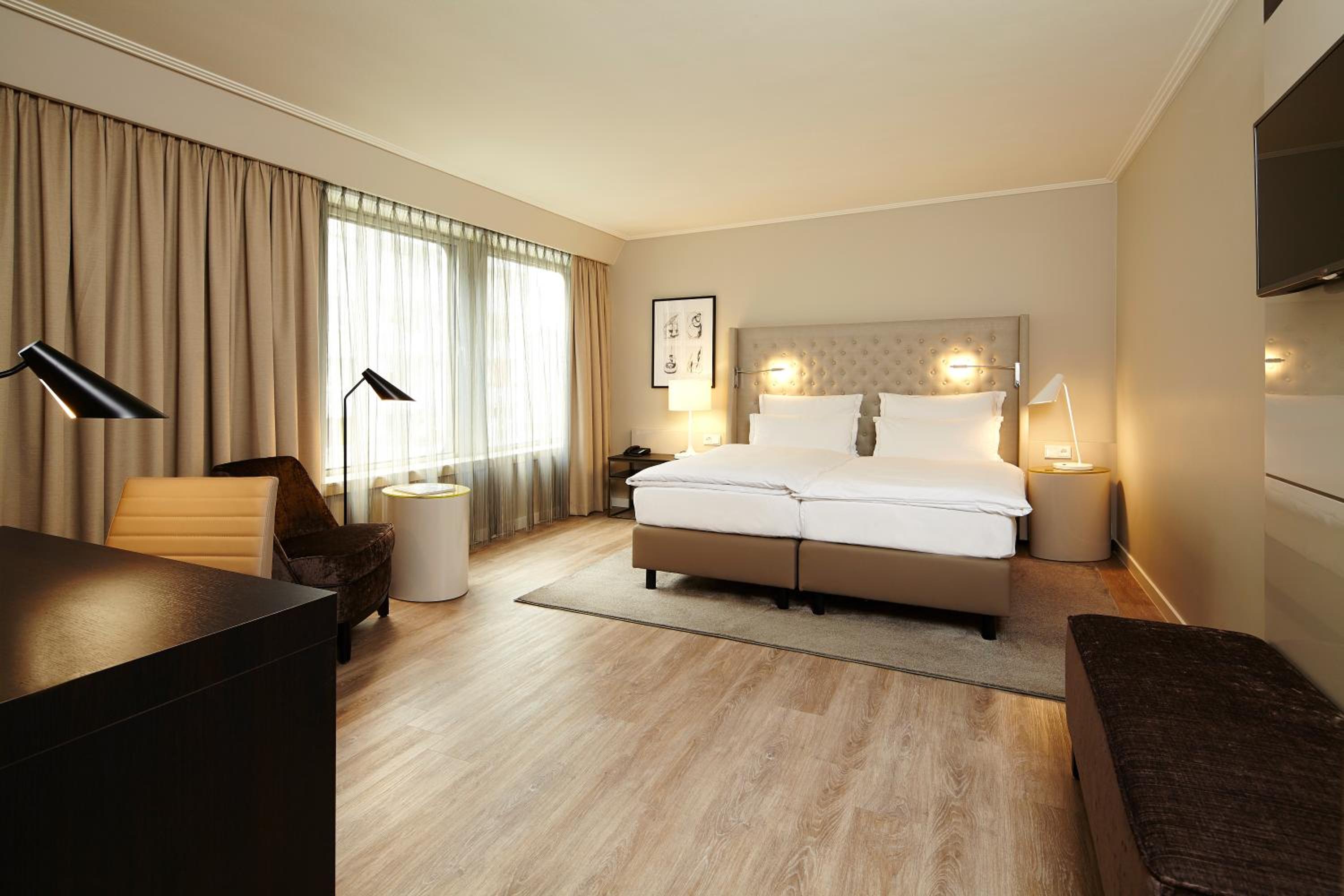 Deluxe Room - Photo 4