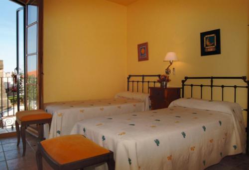 Double or Twin Room - Photo 1