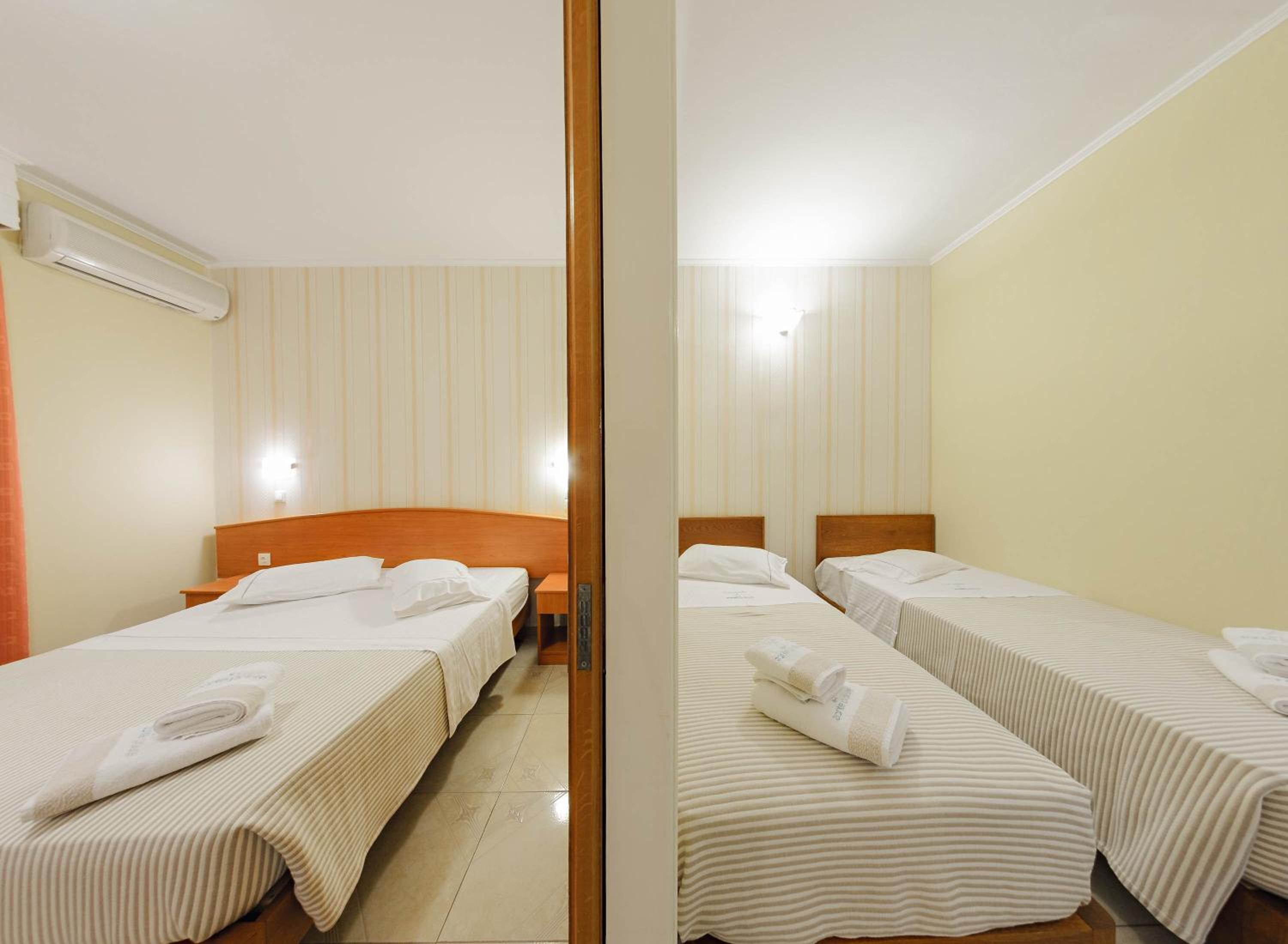 Family Apartment with Partial Sea View (2 Adults + 2 Children) - Photo 12