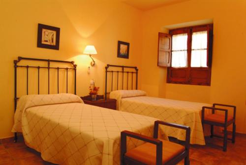 Double or Twin Room - Photo 3