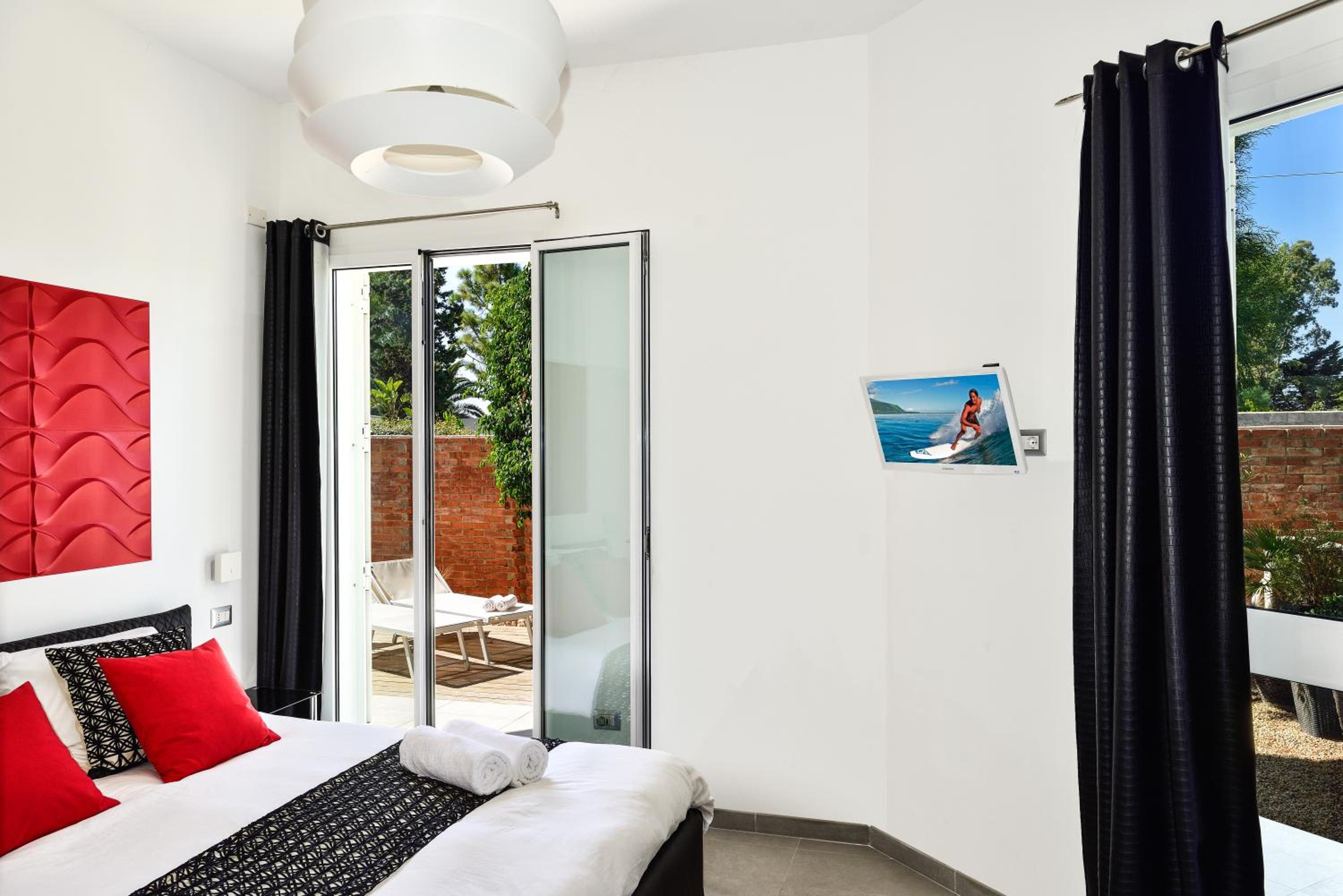 Deluxe Double Room with Extra Bed photo 2