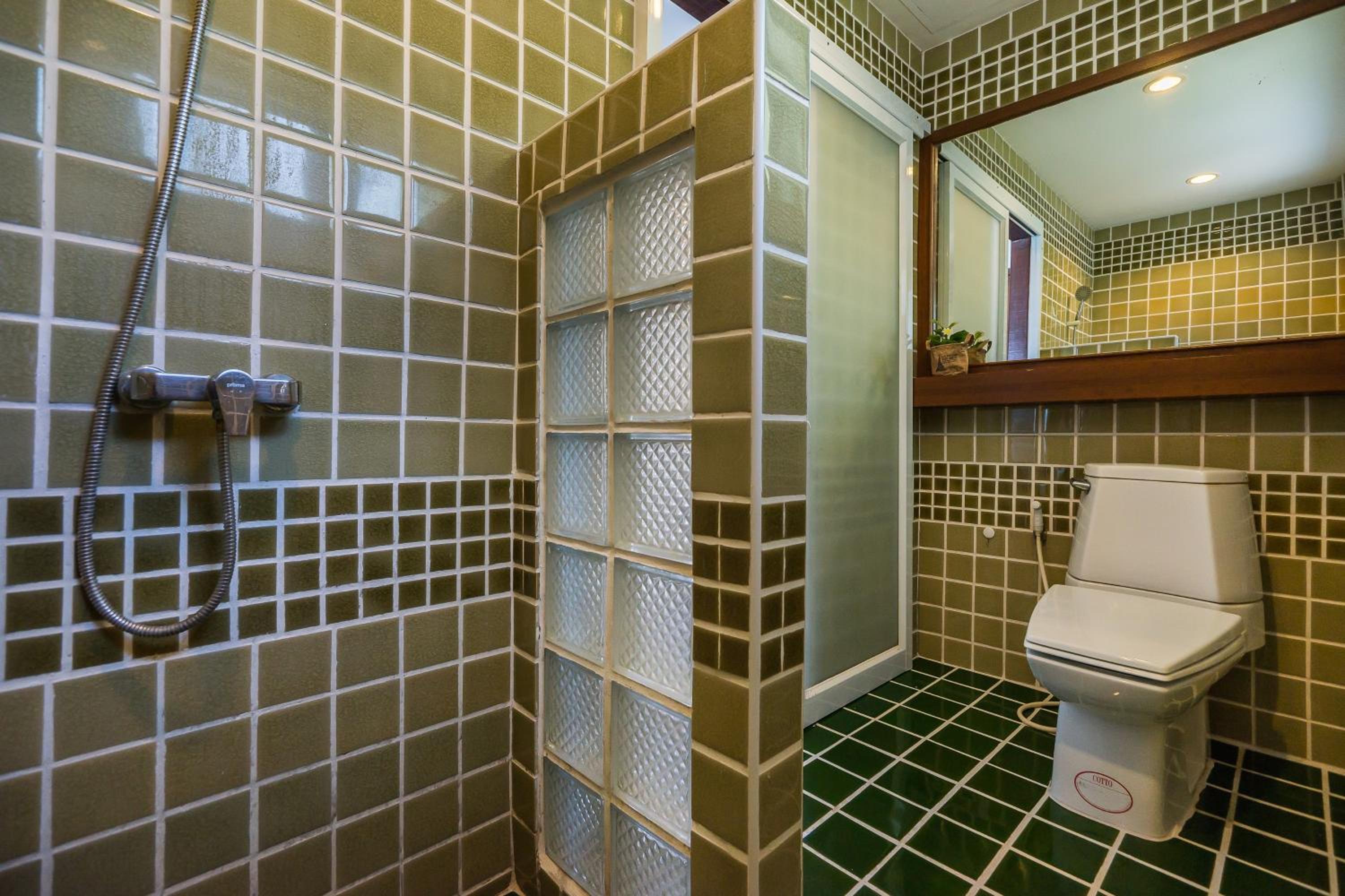 Superior Bungalow - Photo 5