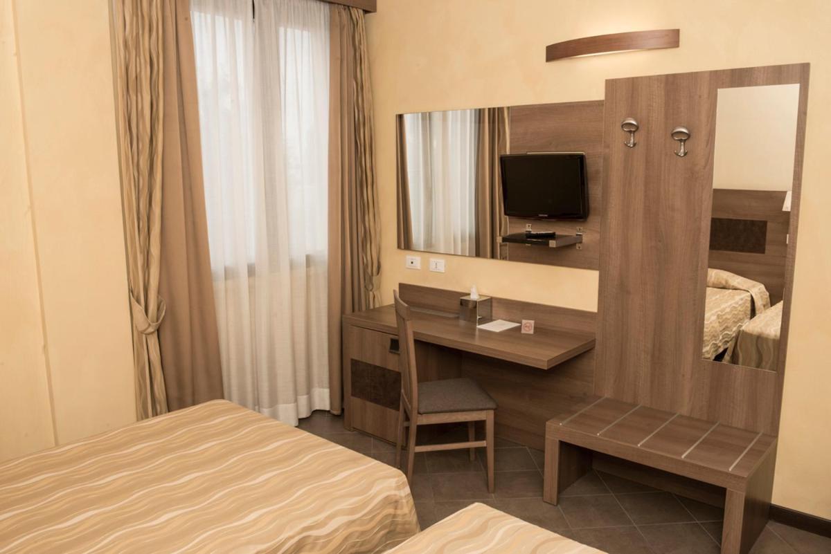 Comfort Twin Room photo 3