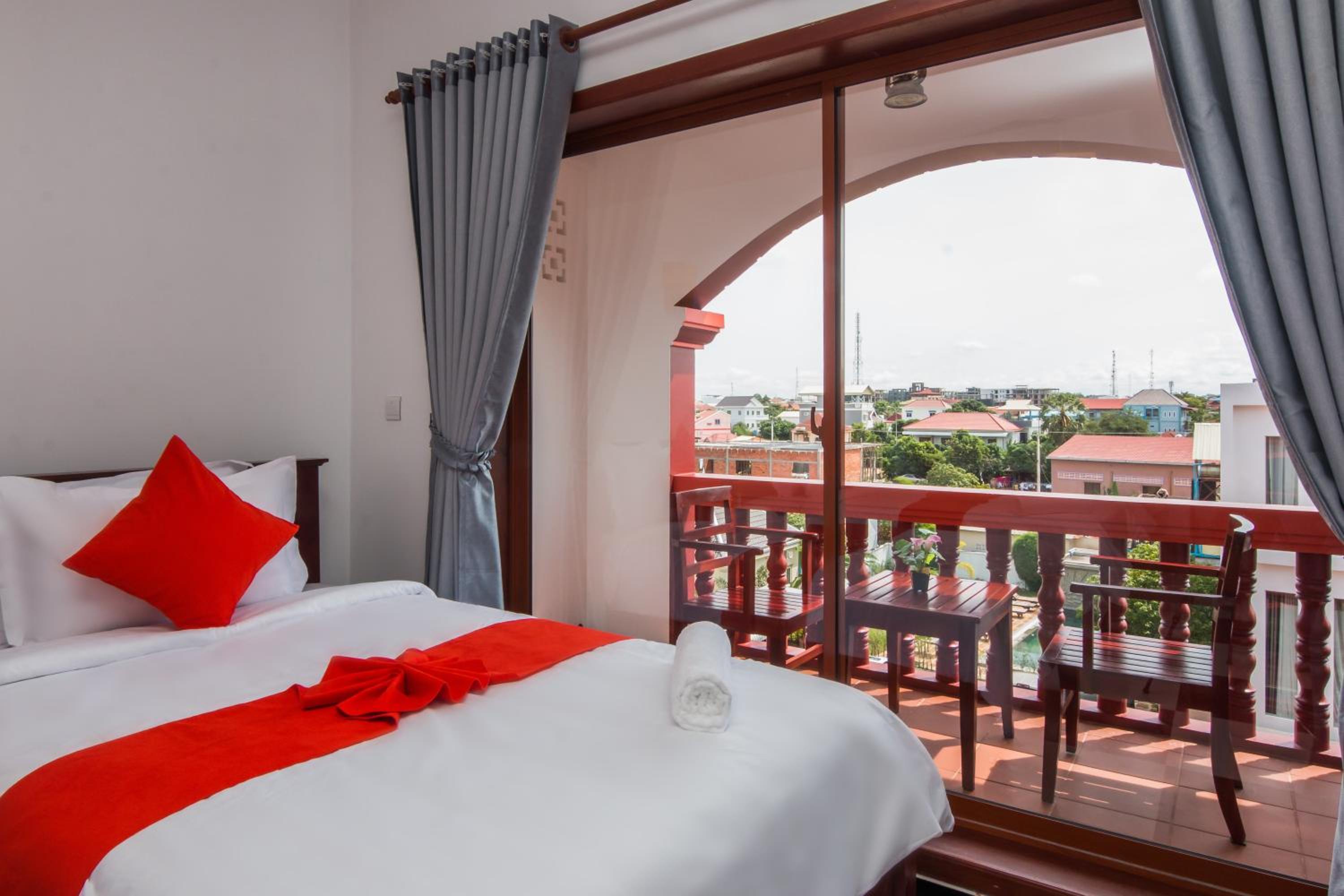 Deluxe Double Room with Pool View
