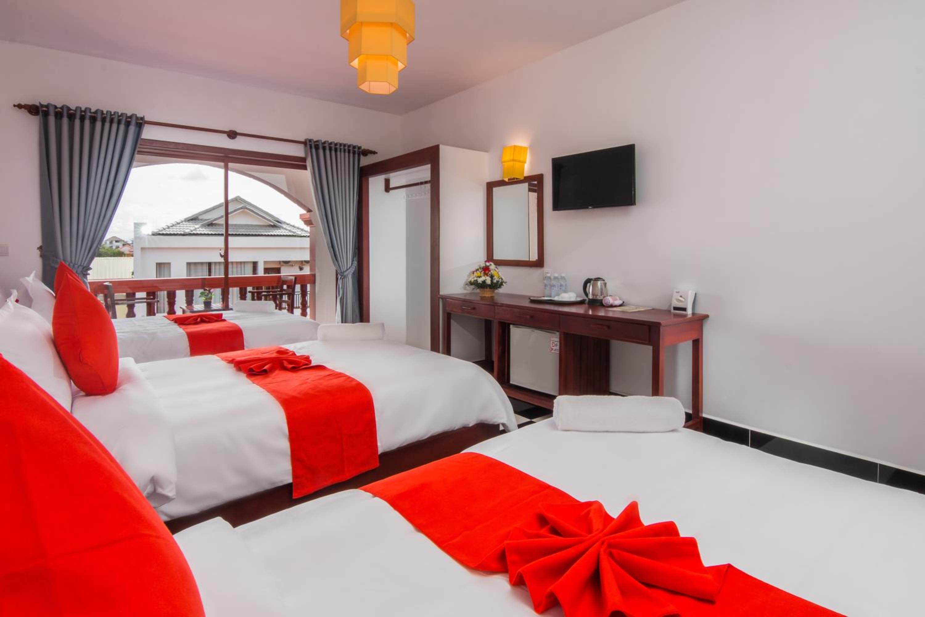 Triple Room with Pool View