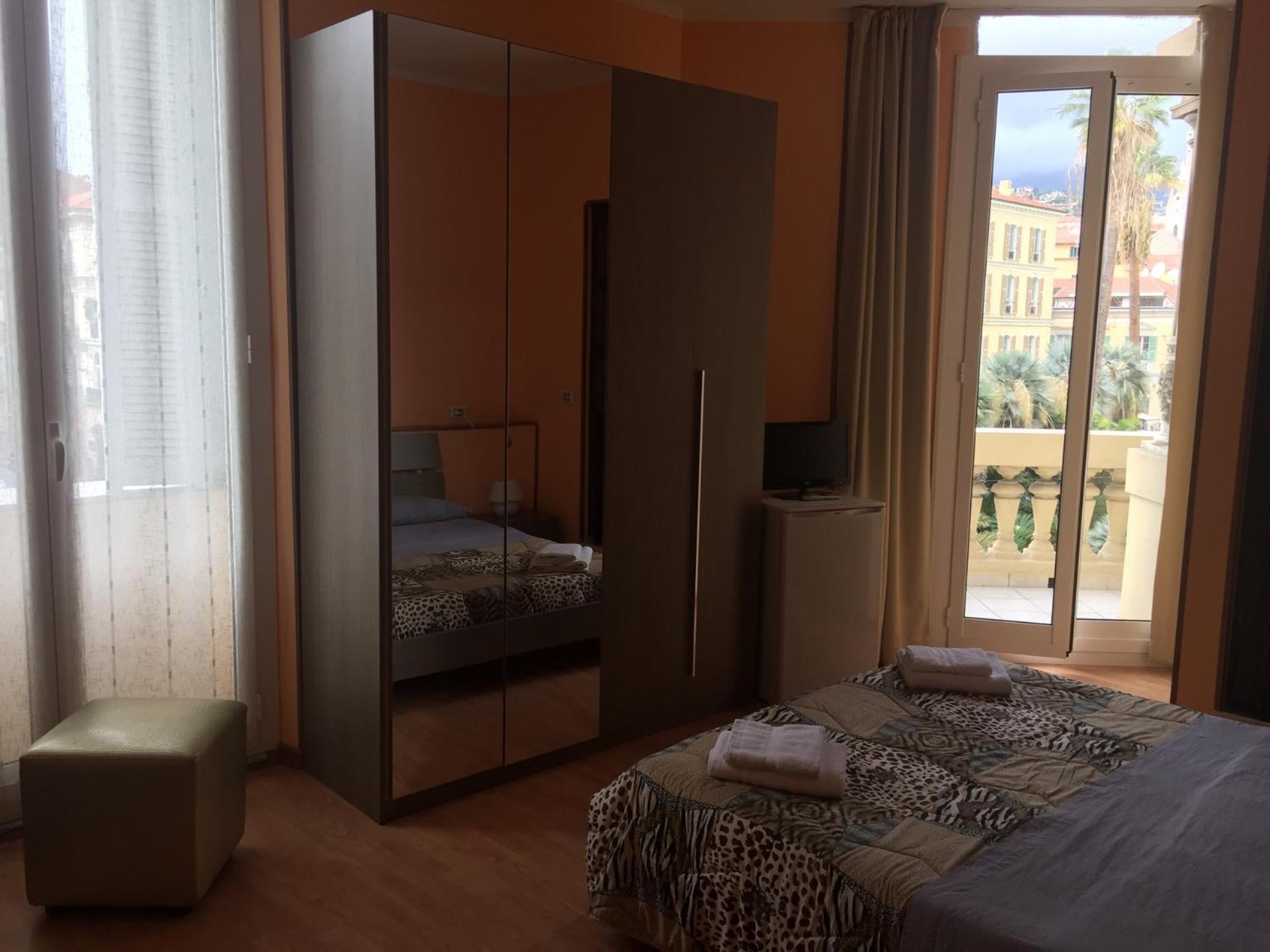 Triple Room with Balcony - Photo 1