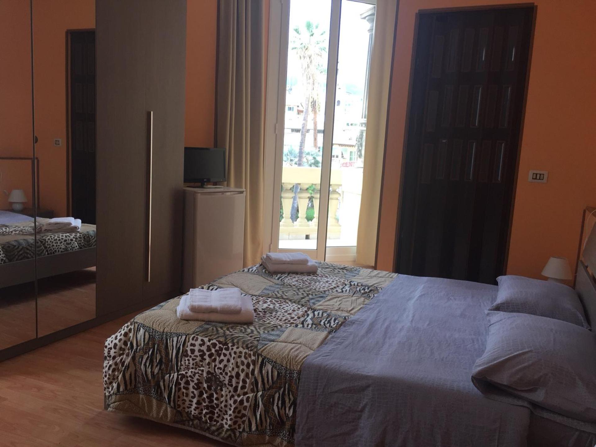 Triple Room with Balcony - Photo 6
