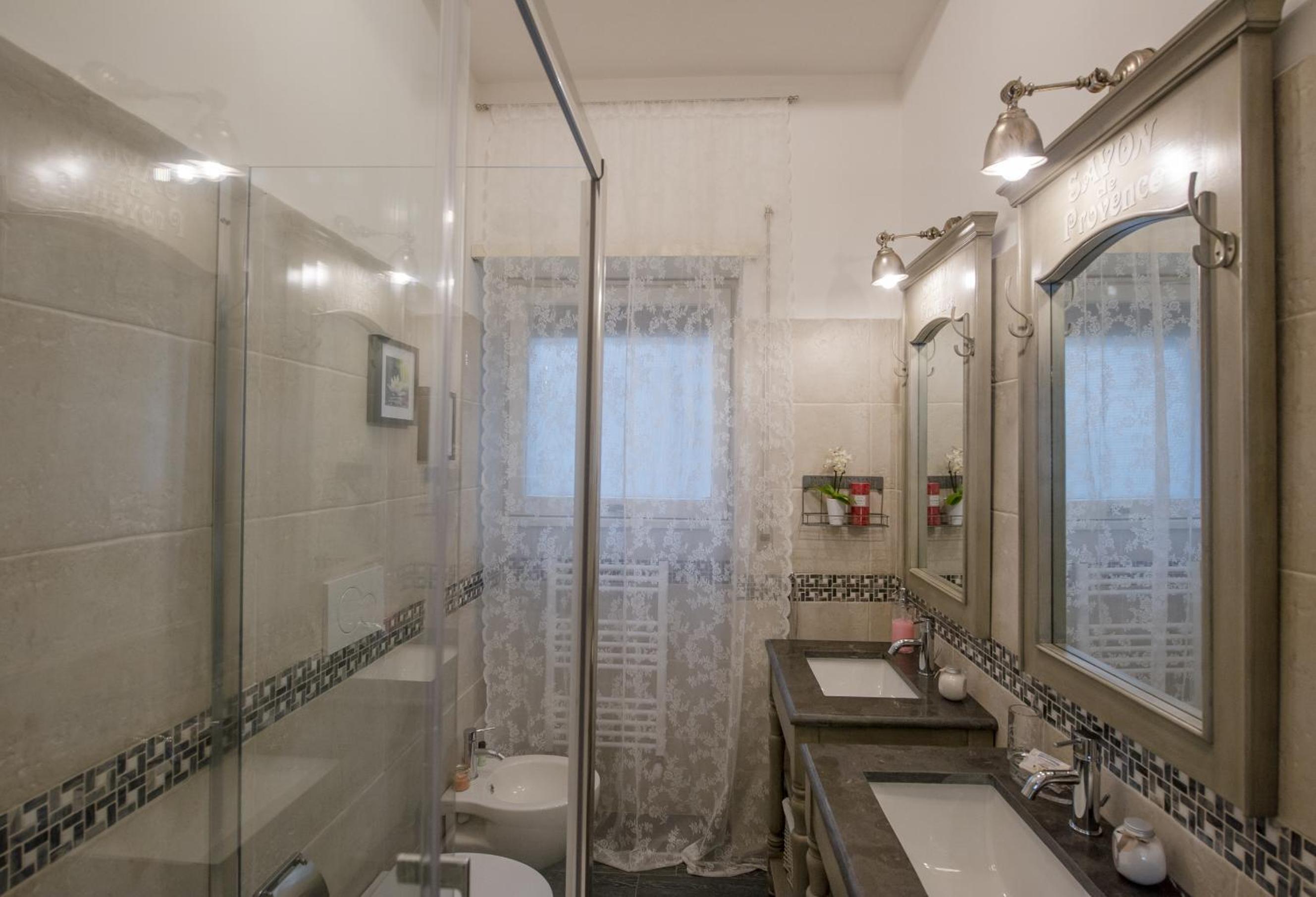 Deluxe Triple Room photo 3