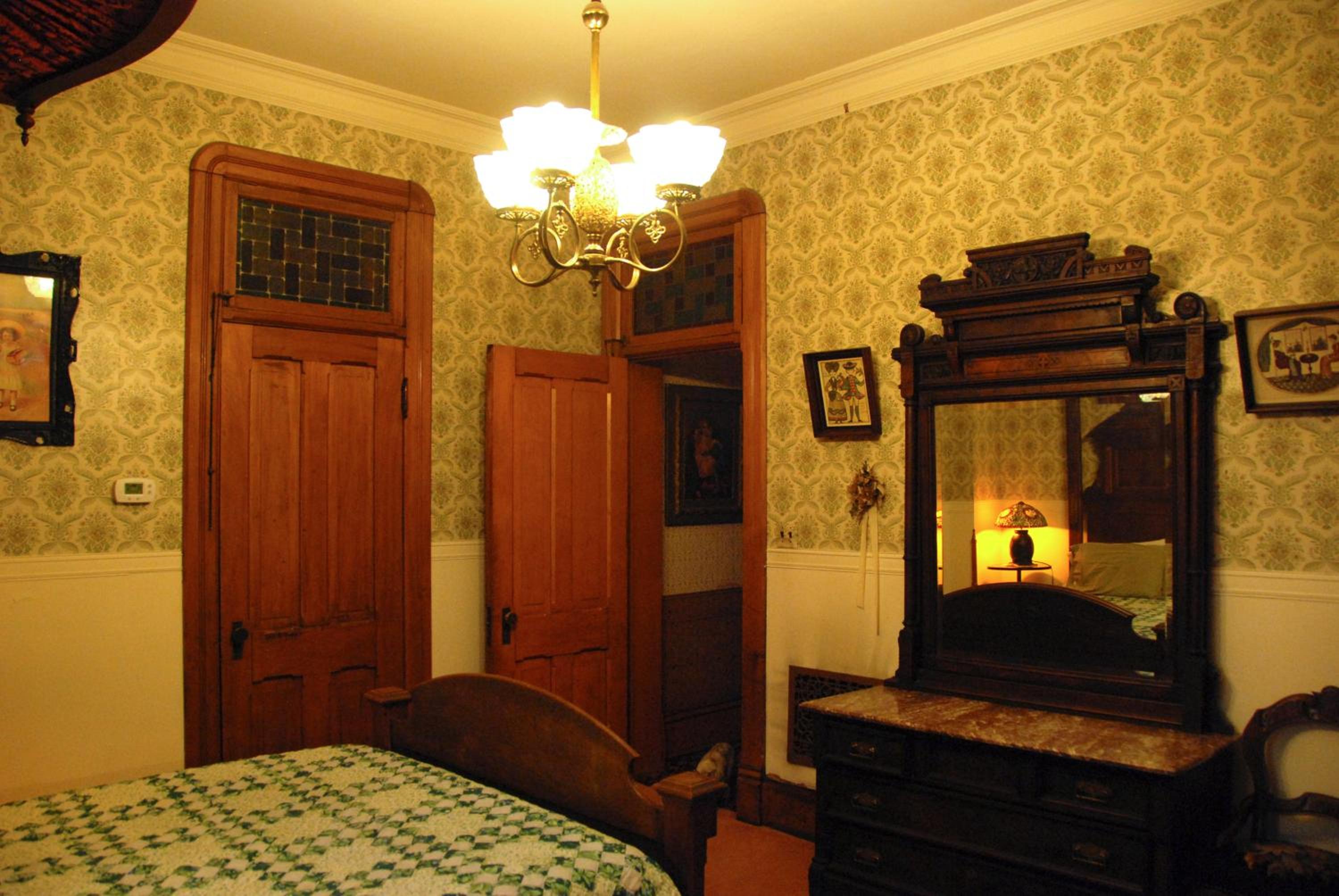 Standard Room with Shared Bathroom photo 3