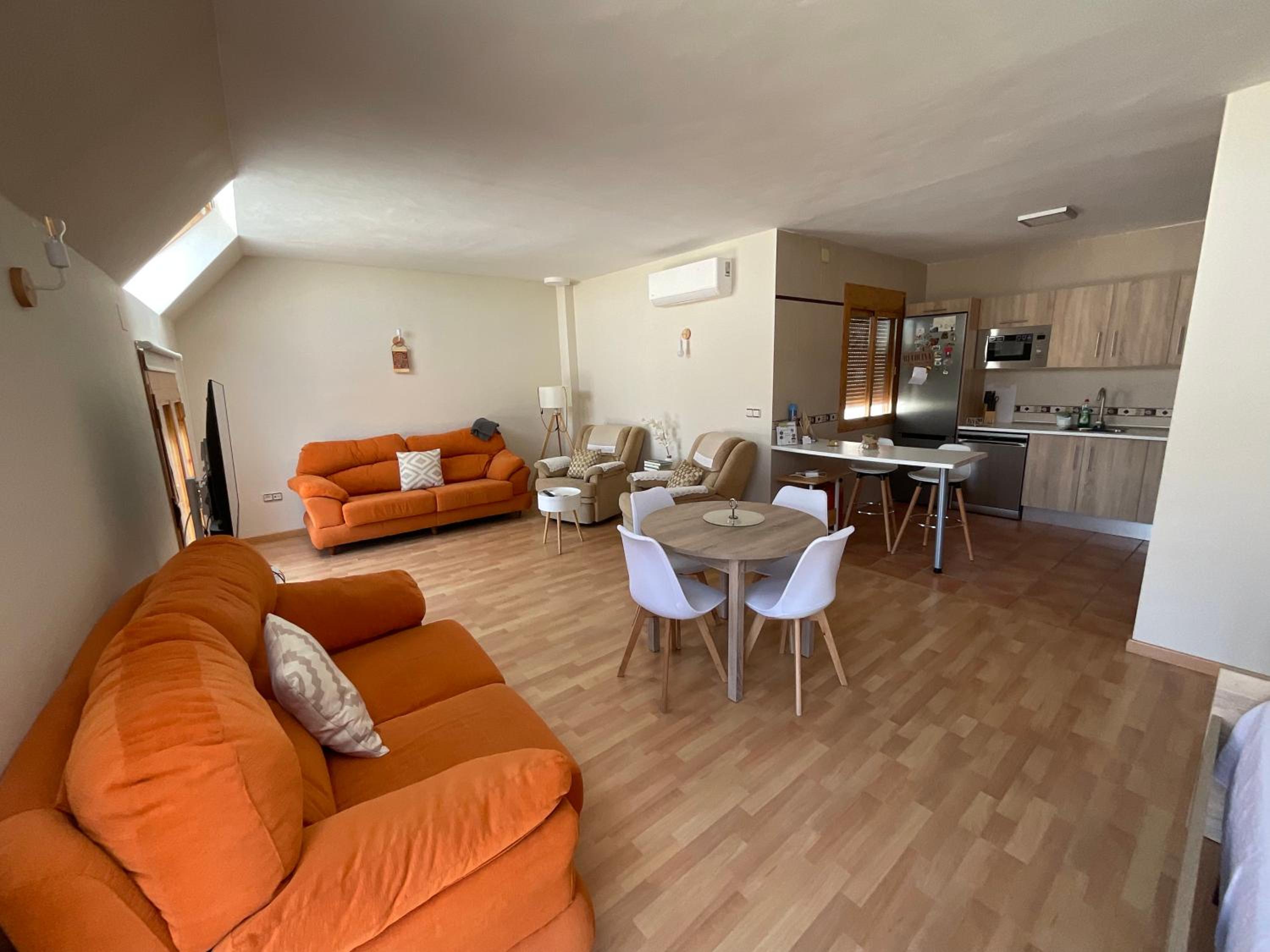 Three-Bedroom Deluxe Apartment photo 2