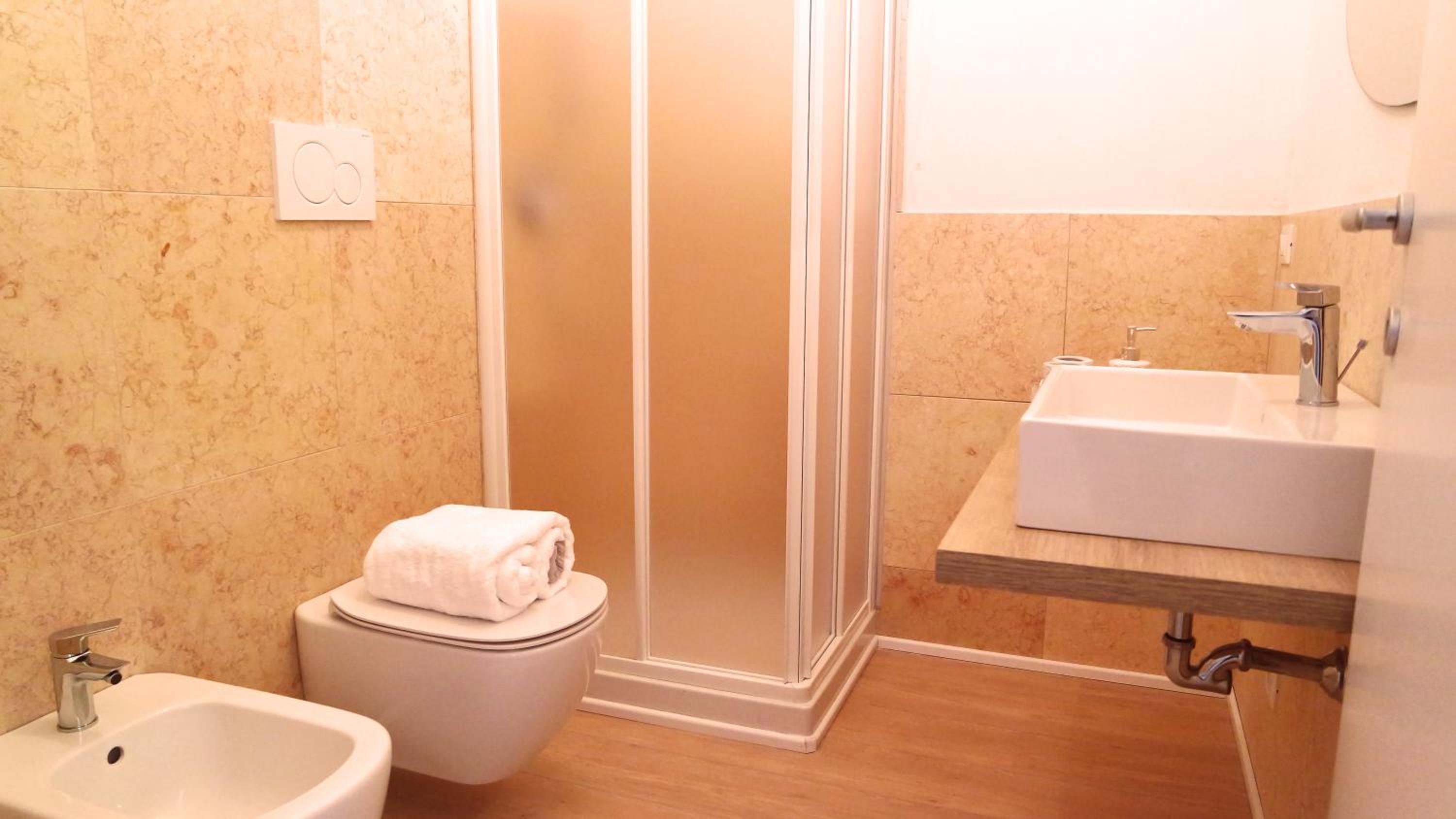 Deluxe Room - Photo 7