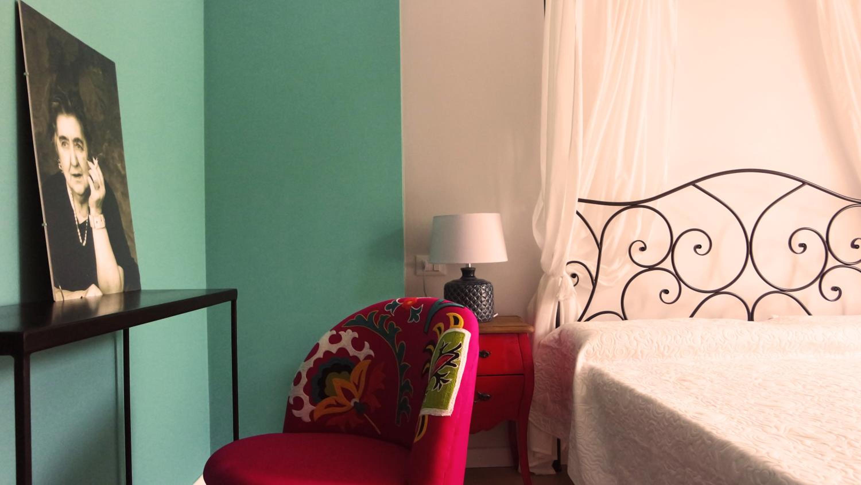 Deluxe Room - Photo 6