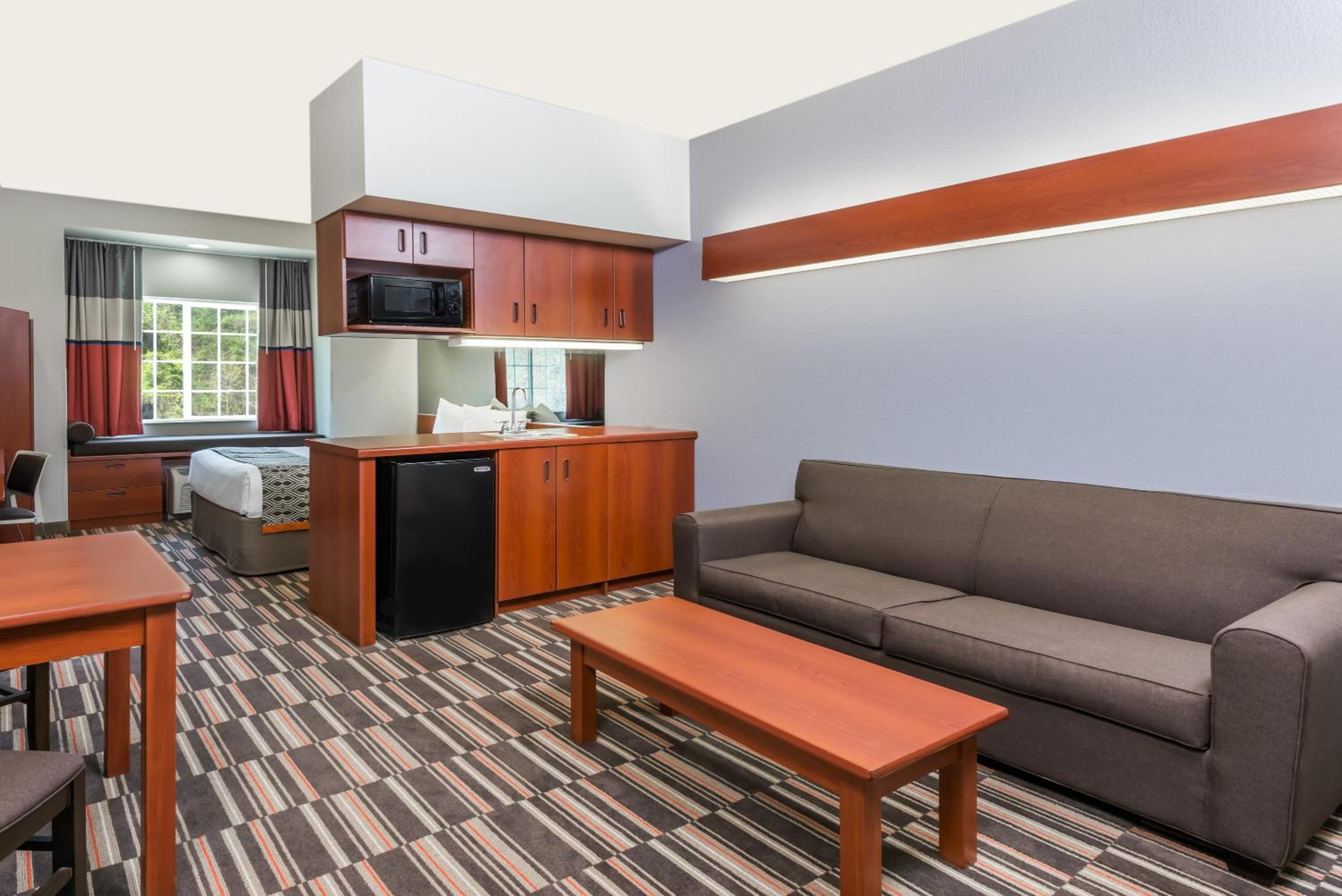 Queen Suite - Photo 6