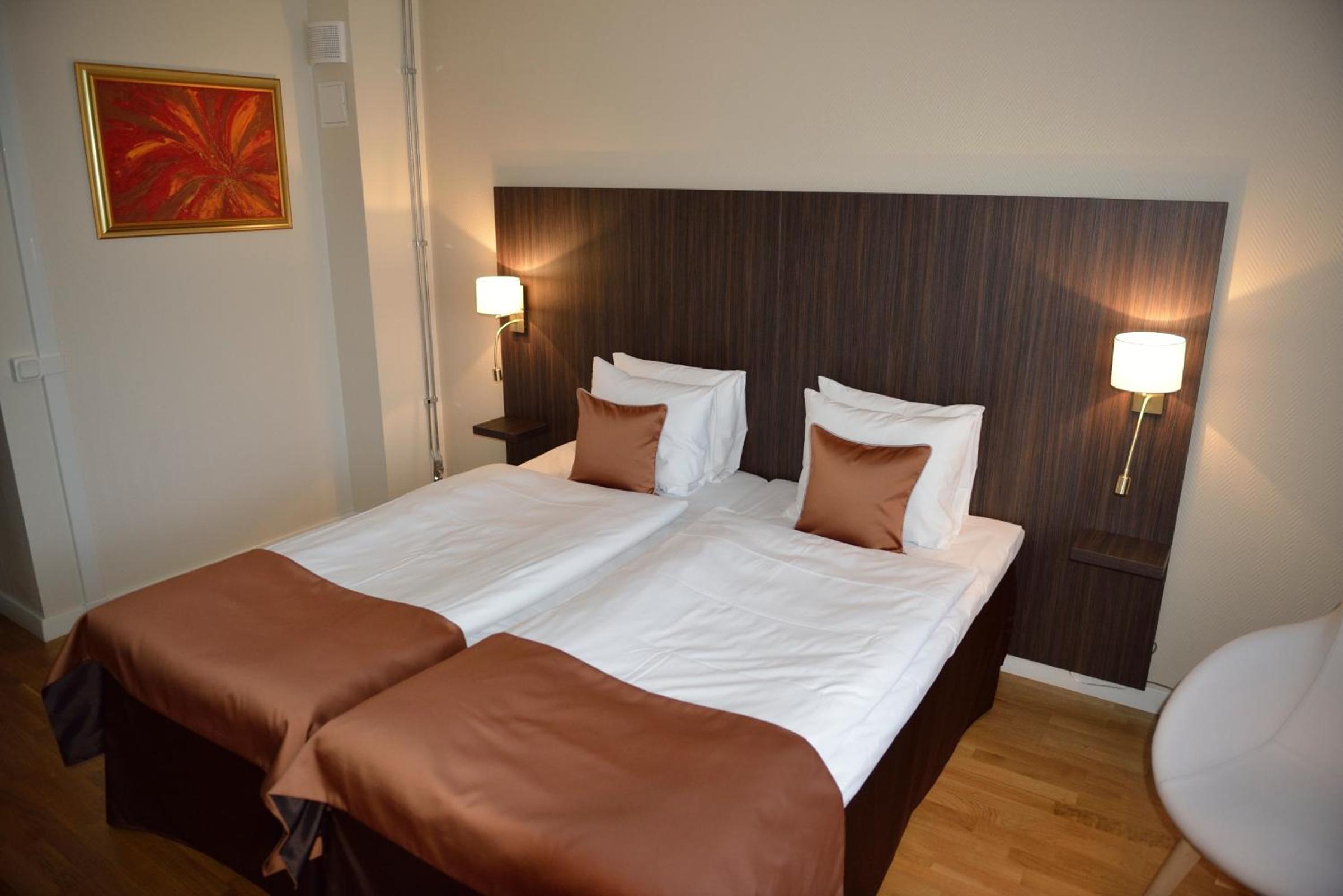 Twin Room - Photo 1