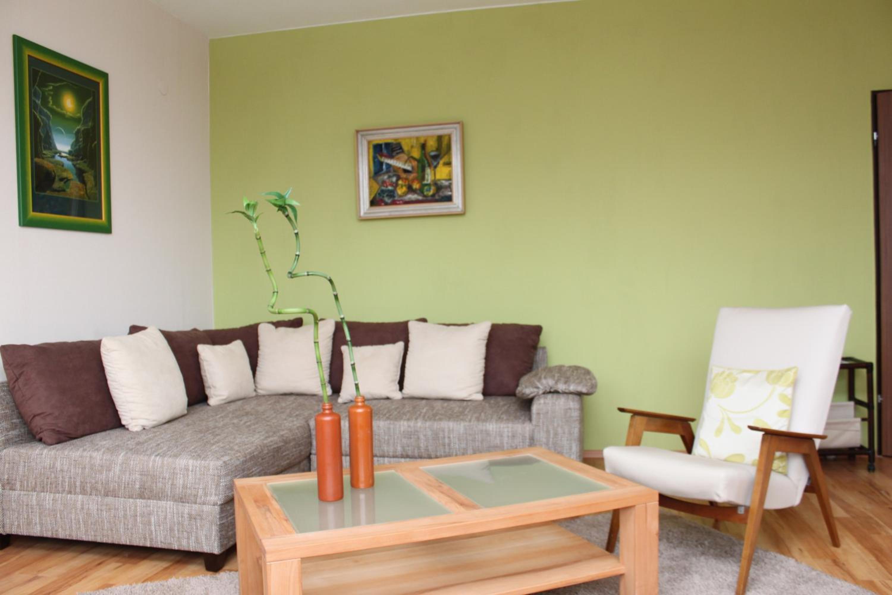 Apartment photo 2