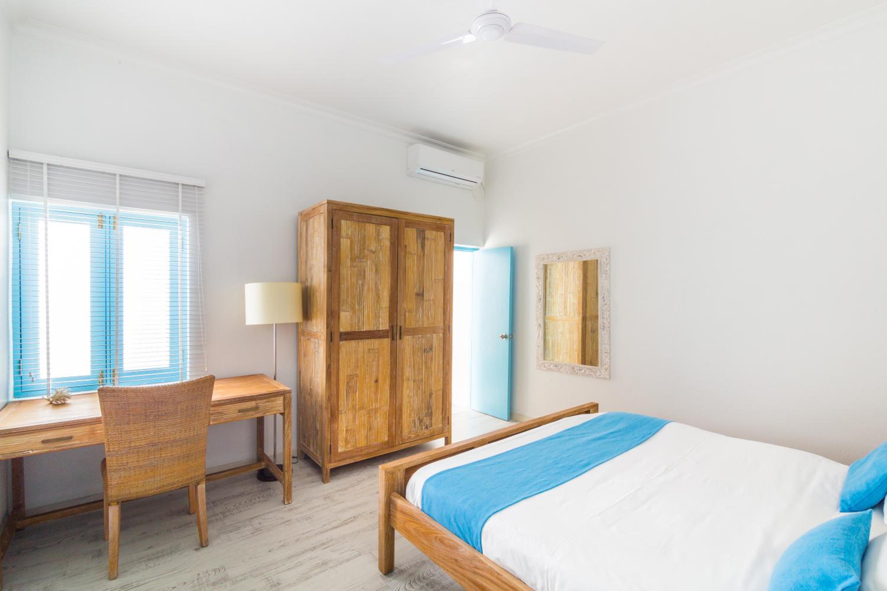Standard King Room photo 2