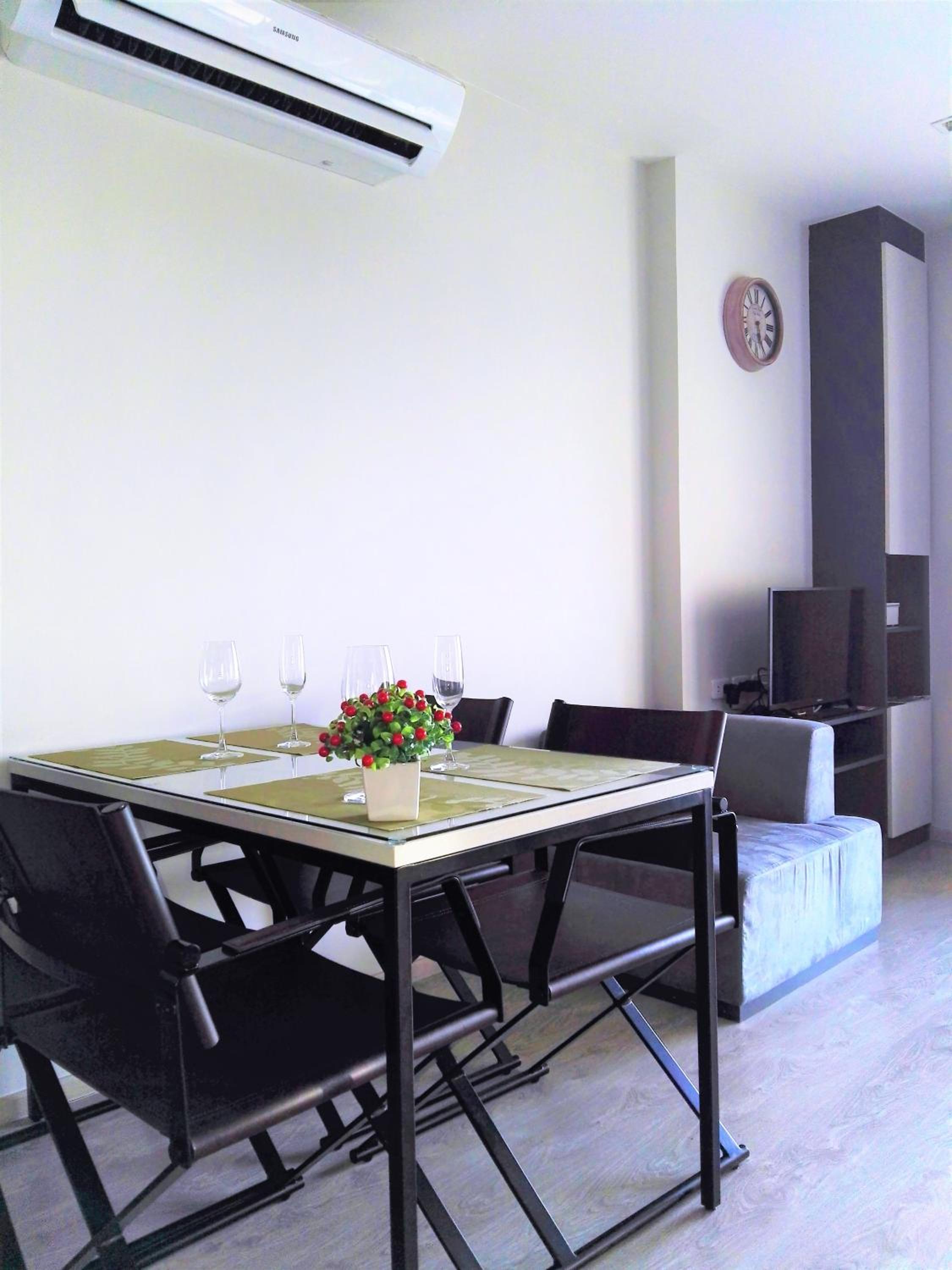 Two-Bedroom Apartment with Balcony and Sea View - Photo 81