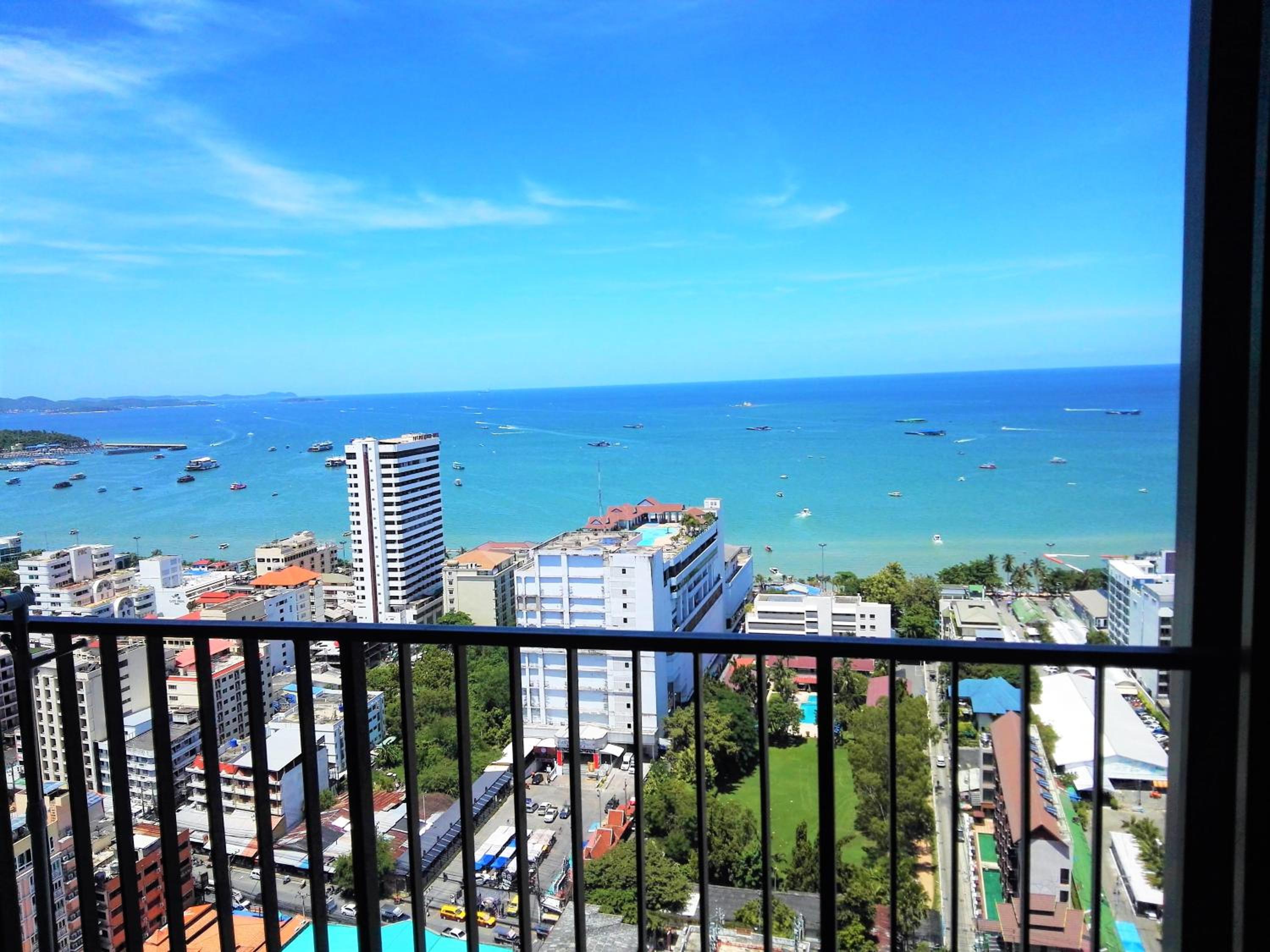Two-Bedroom Apartment with Balcony and Sea View - Photo 41