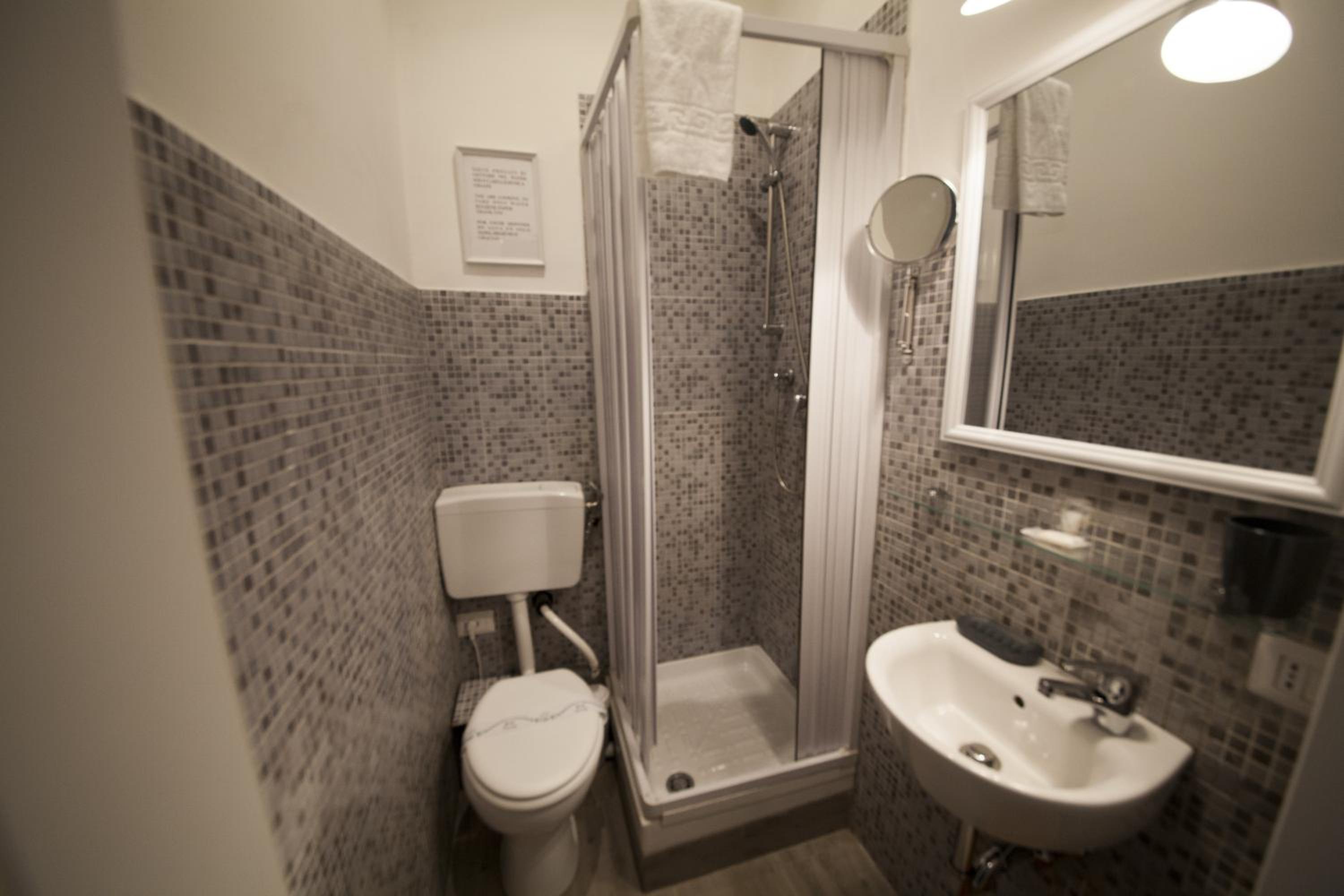 Budget Double Room photo 2