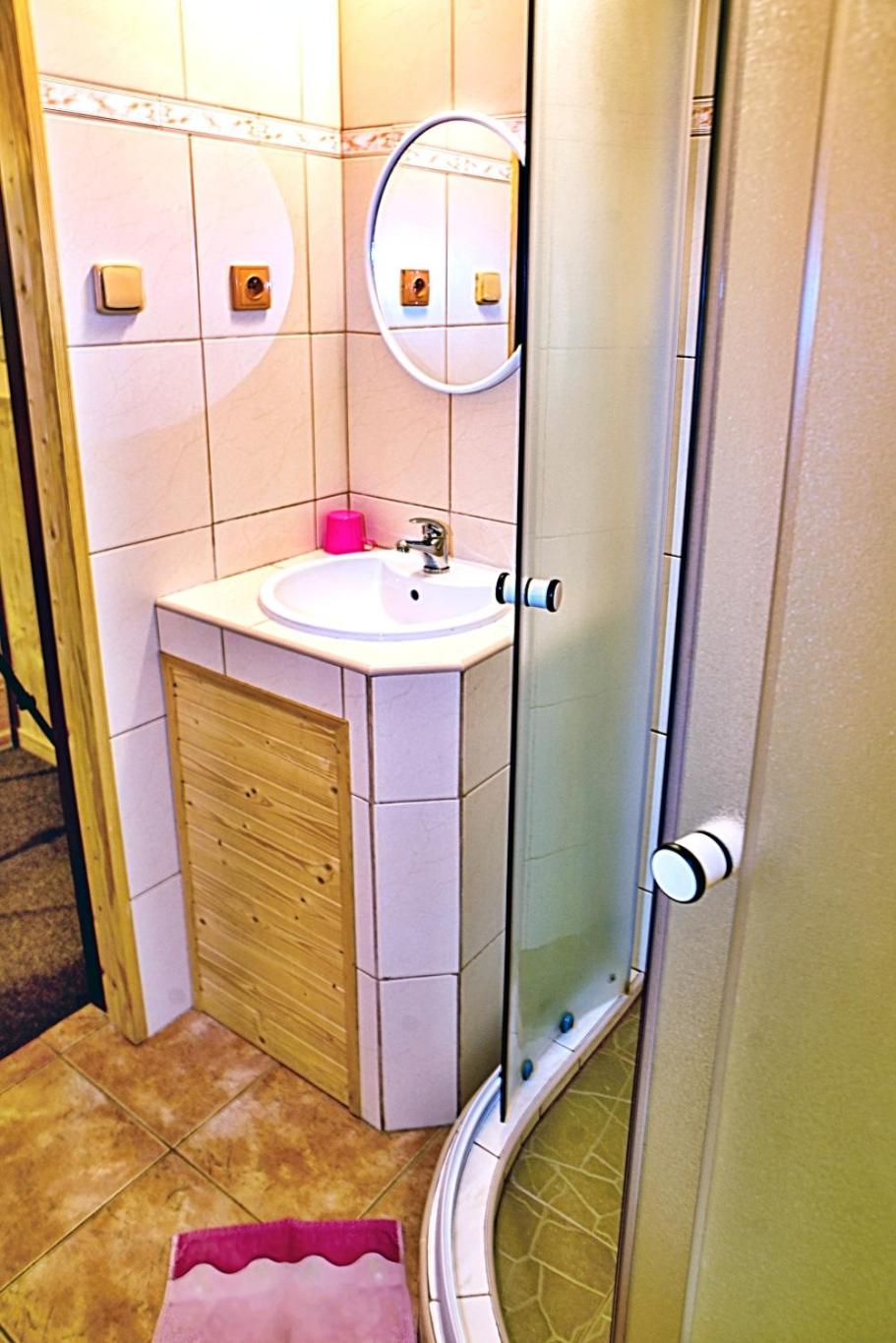 Twin Room - Photo 2