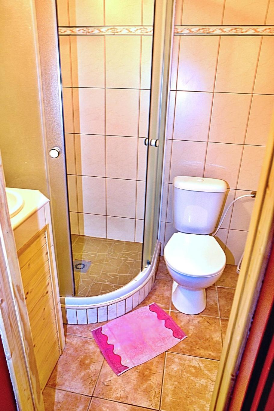Twin Room - Photo 6