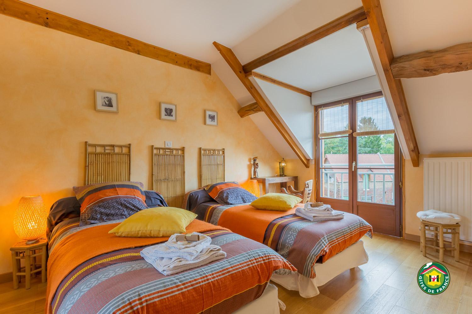 Twin Room with Private Bathroom photo 2