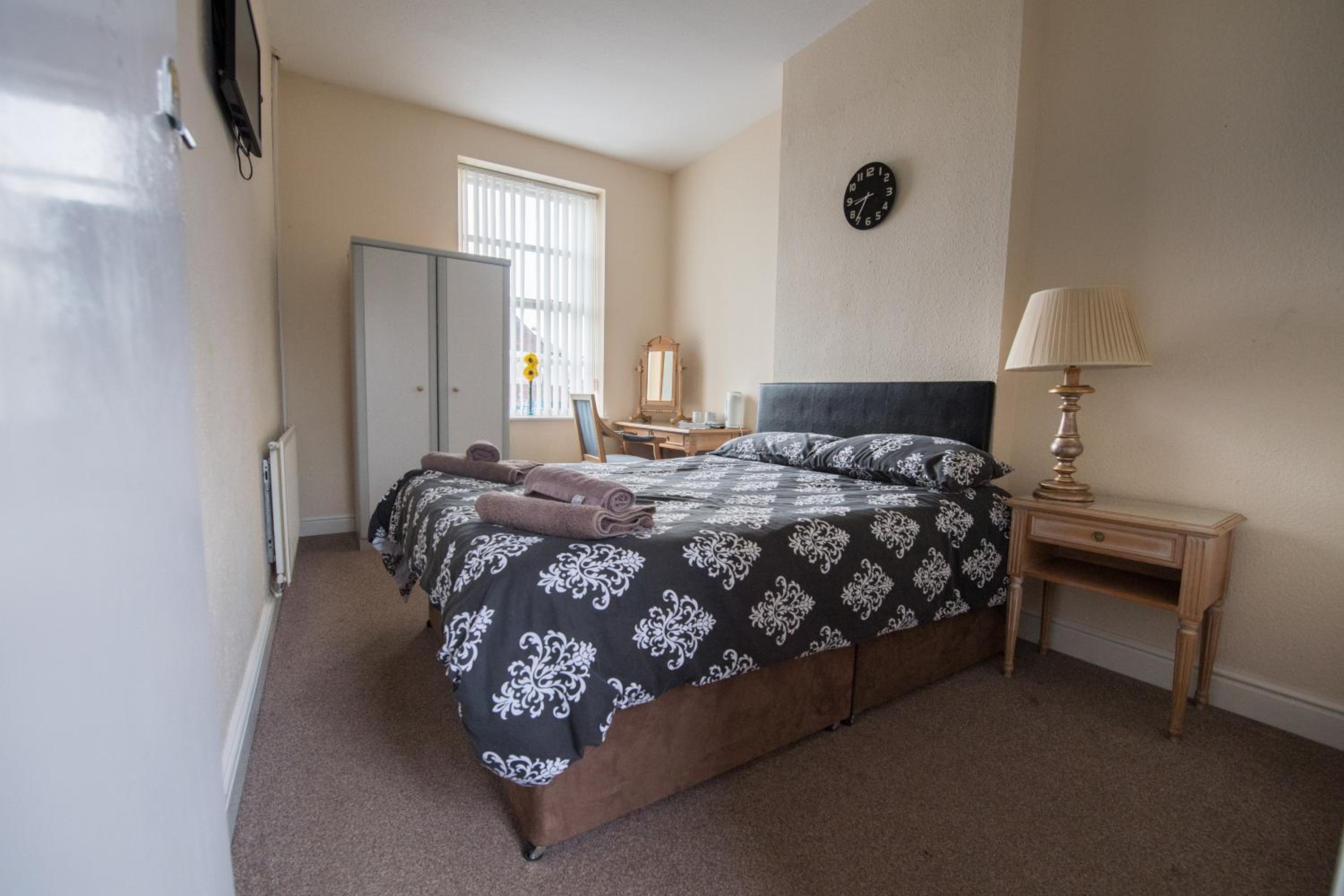 Double Room with Private Bathroom photo 1
