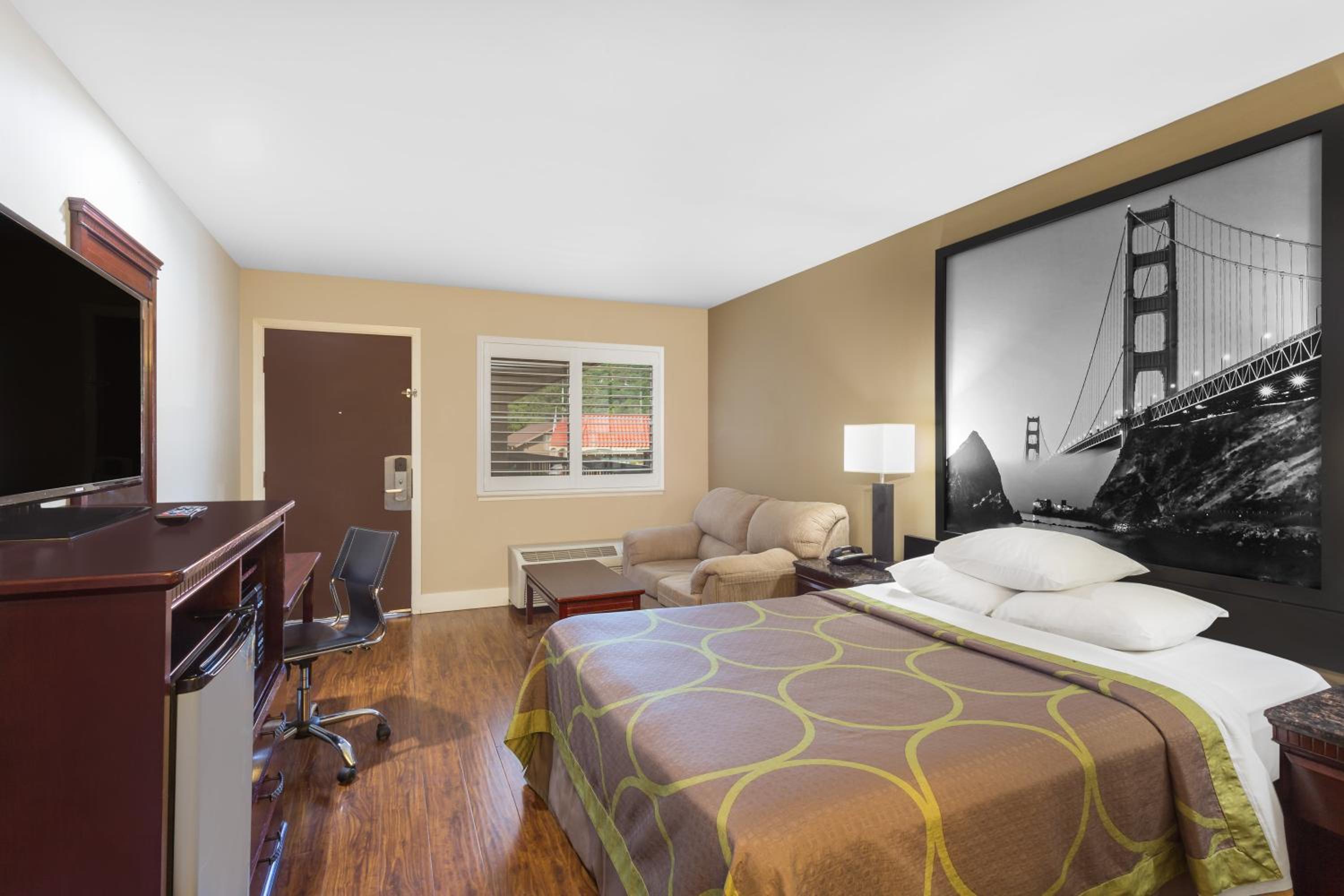 Queen Room - Non-Smoking - Photo 3