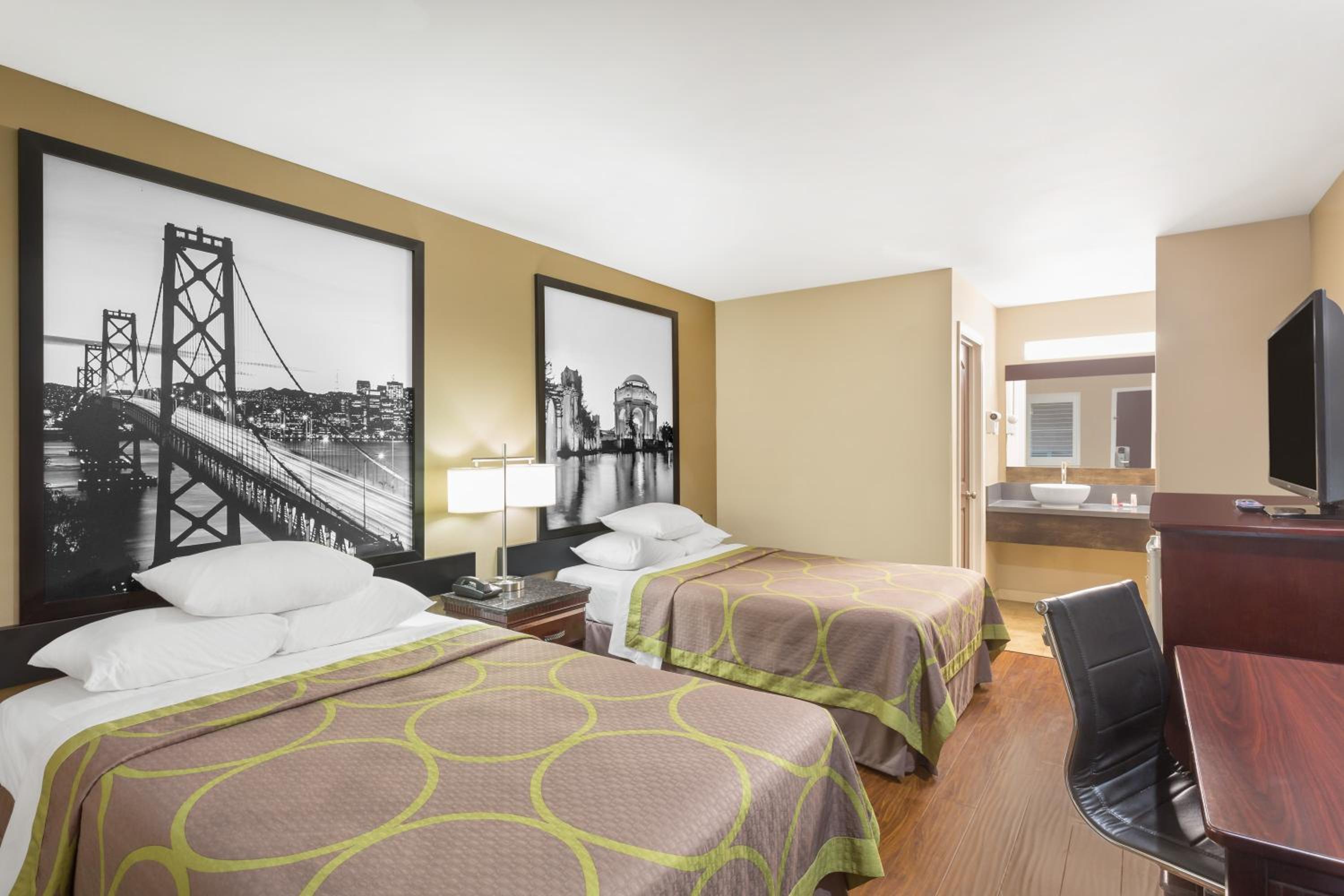 Deluxe Double Room with Two Double Beds - Non-Smoking - Photo 1