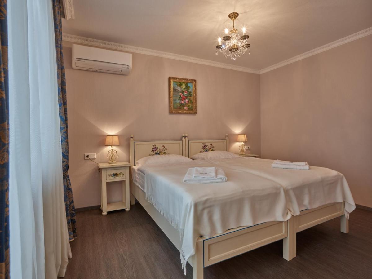 Triple Room with Balcony - Photo 5