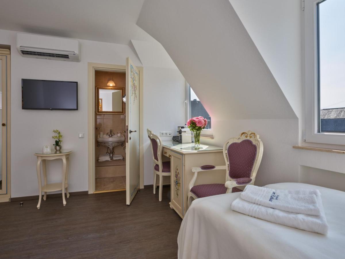 Deluxe Double or Twin Room - Photo 1