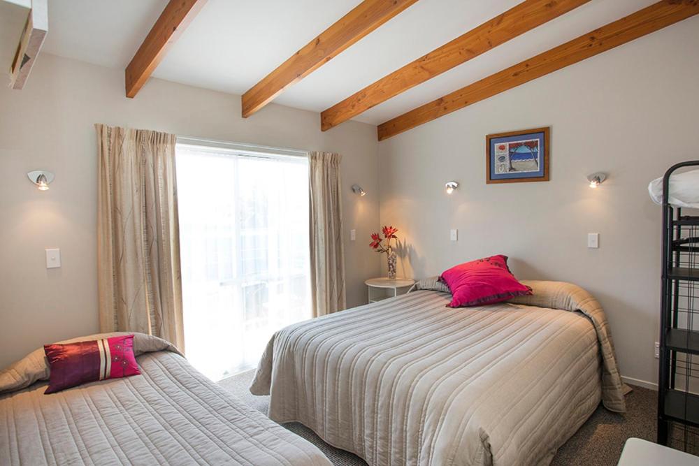 Queen Two Bedroom Apartment (sleeps 4) - Photo 1
