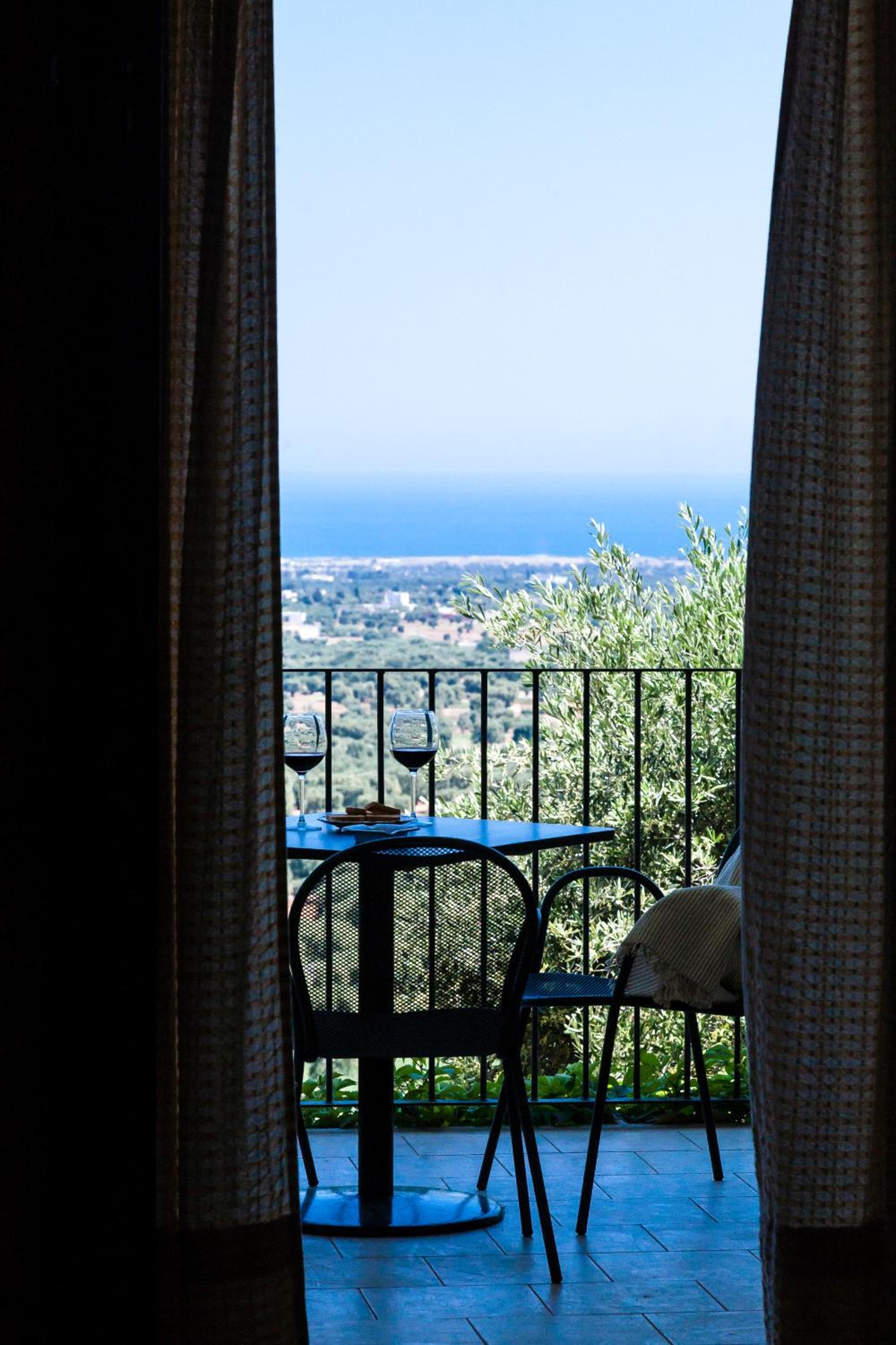 Double Room - Photo 2