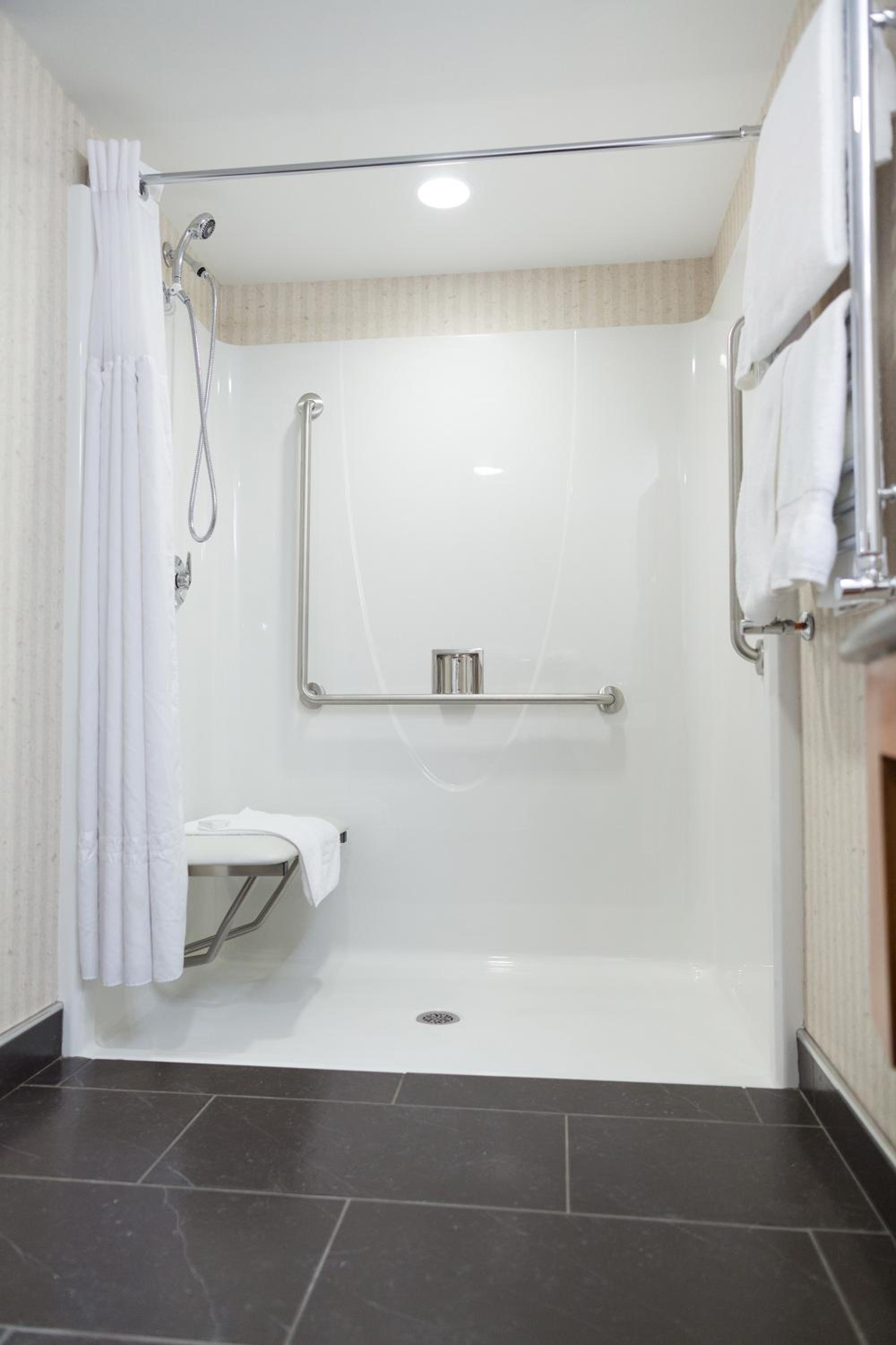 Queen Room - Disability Access/Non-Smoking - Photo 4