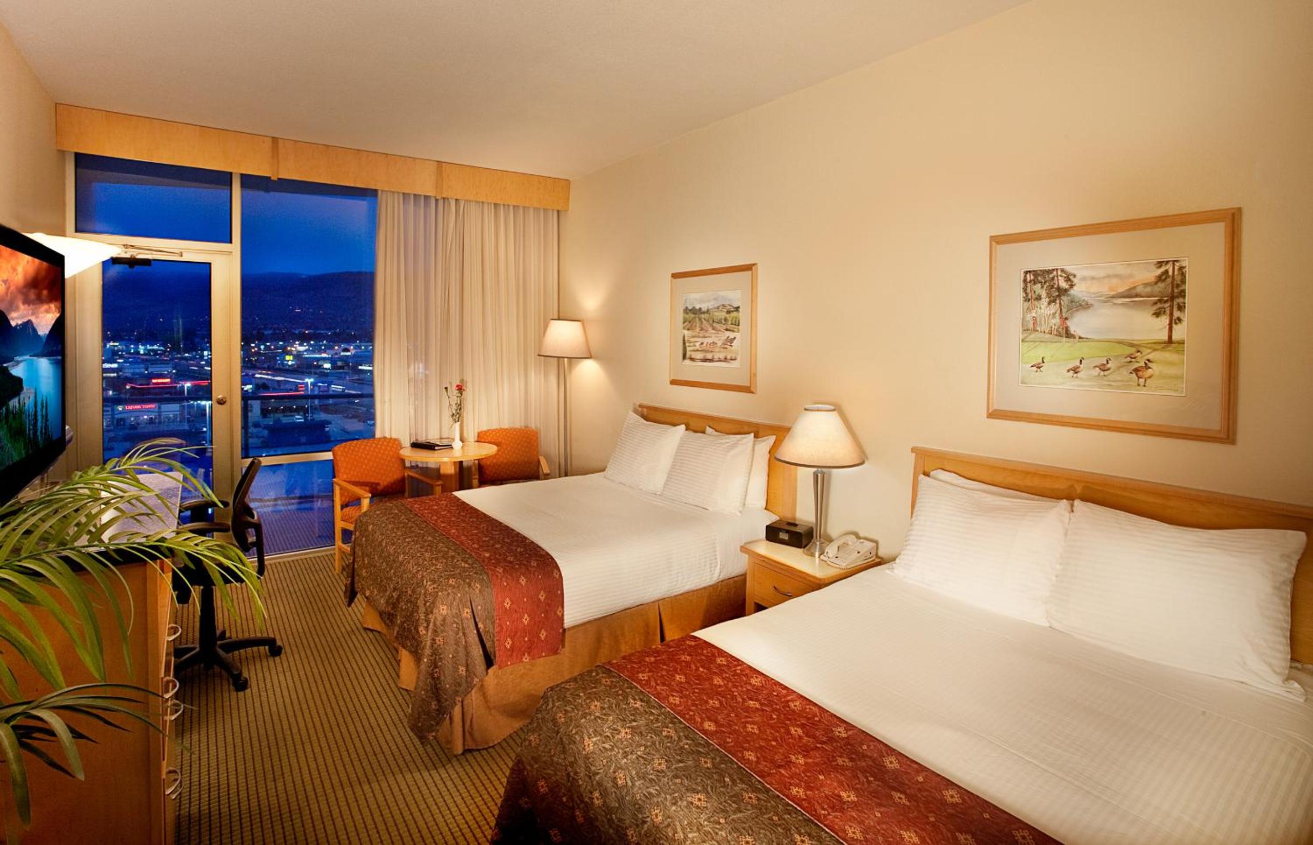 Queen Room with Two Queen Beds with Balcony - Photo 6