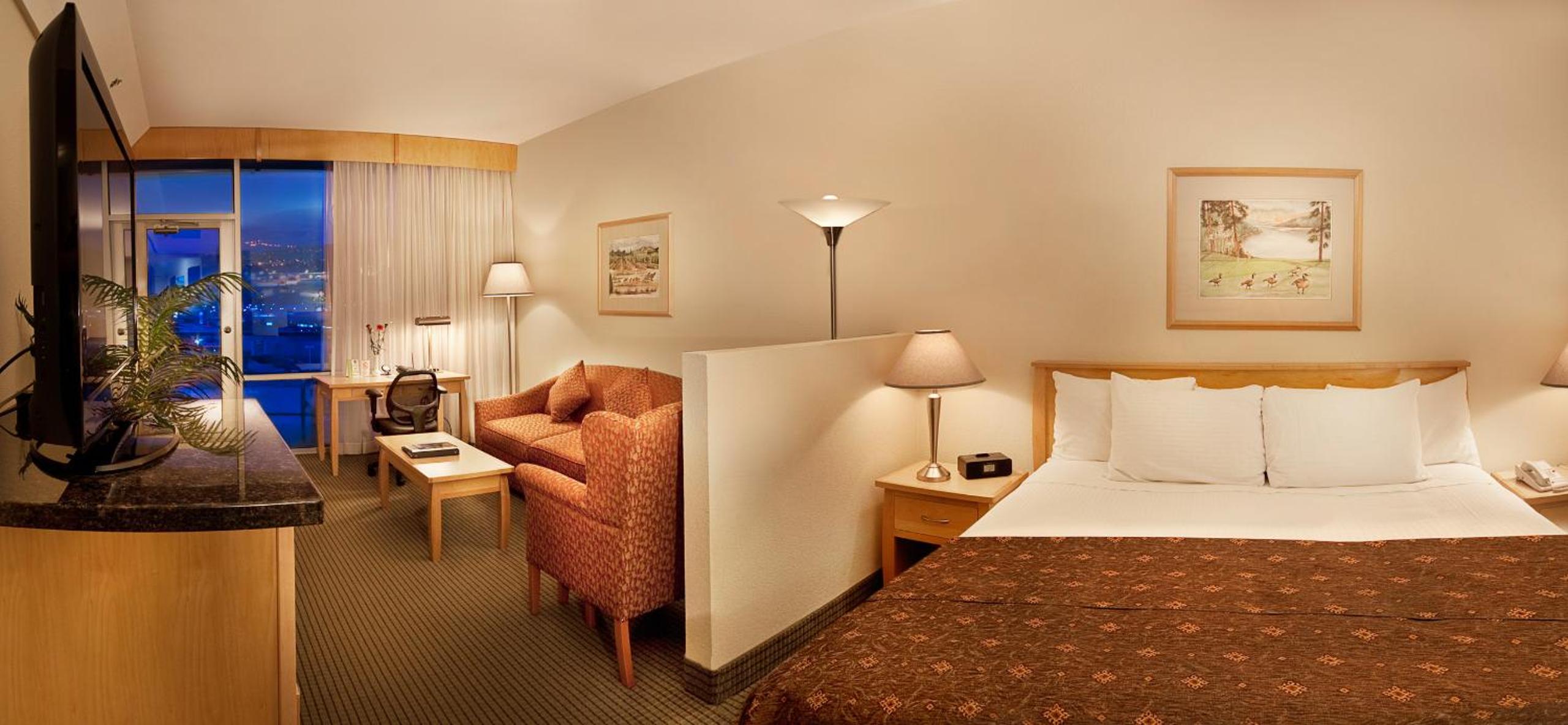 Executive King Room - Non-Smoking - Photo 3