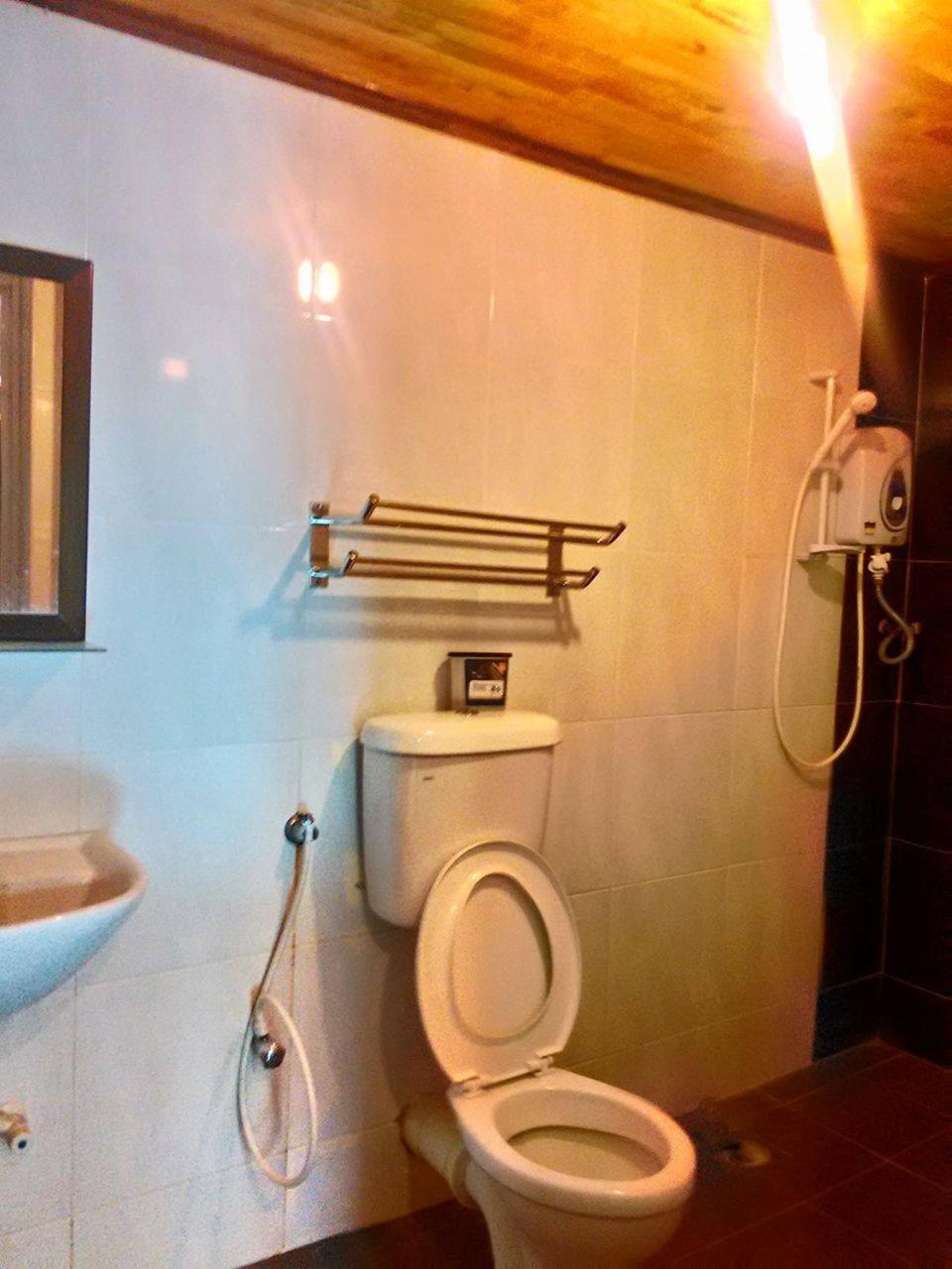 Deluxe Family Suite - Photo 2