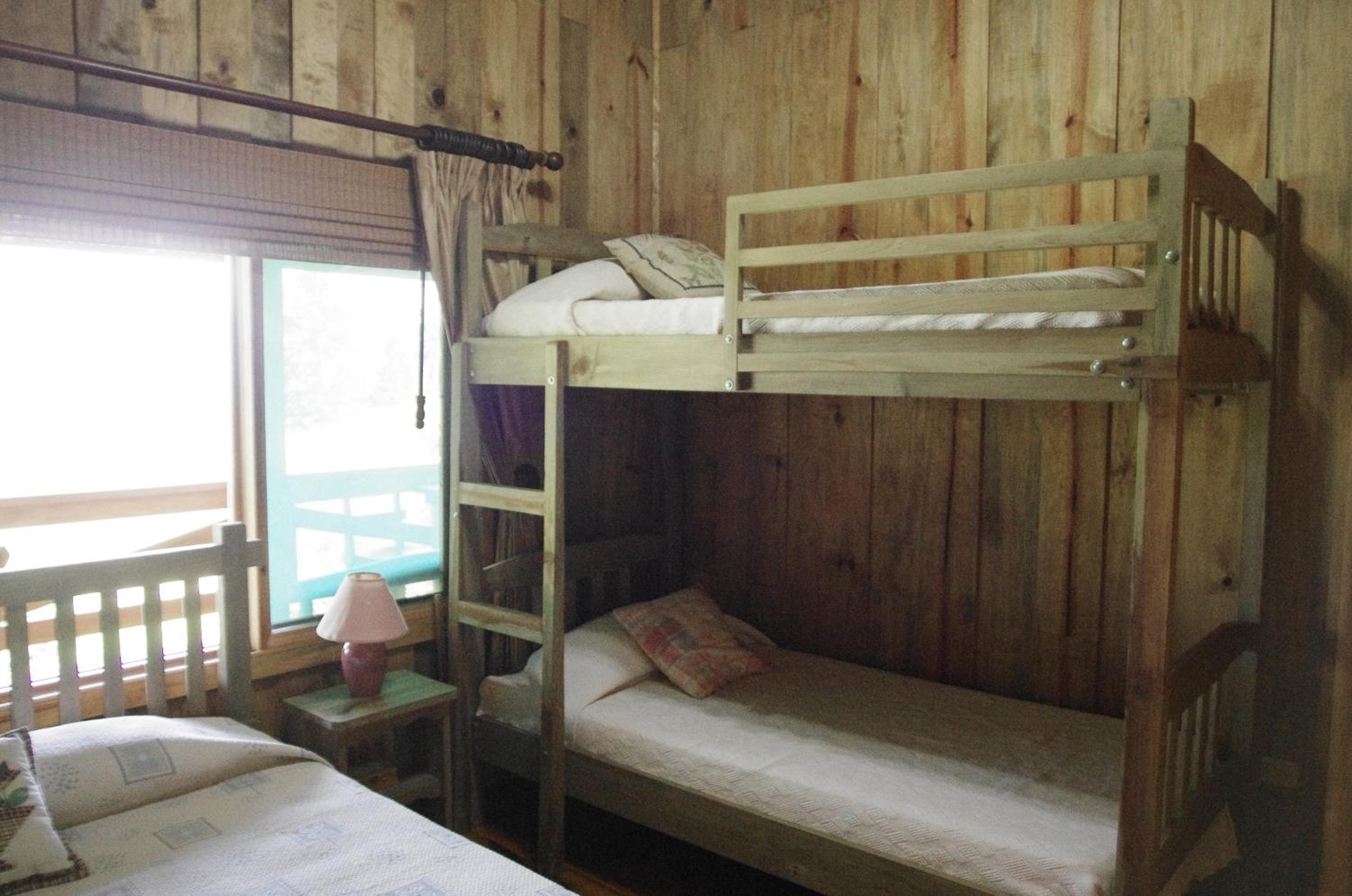 Economy Quadruple Room with Shared Bathroom photo 1
