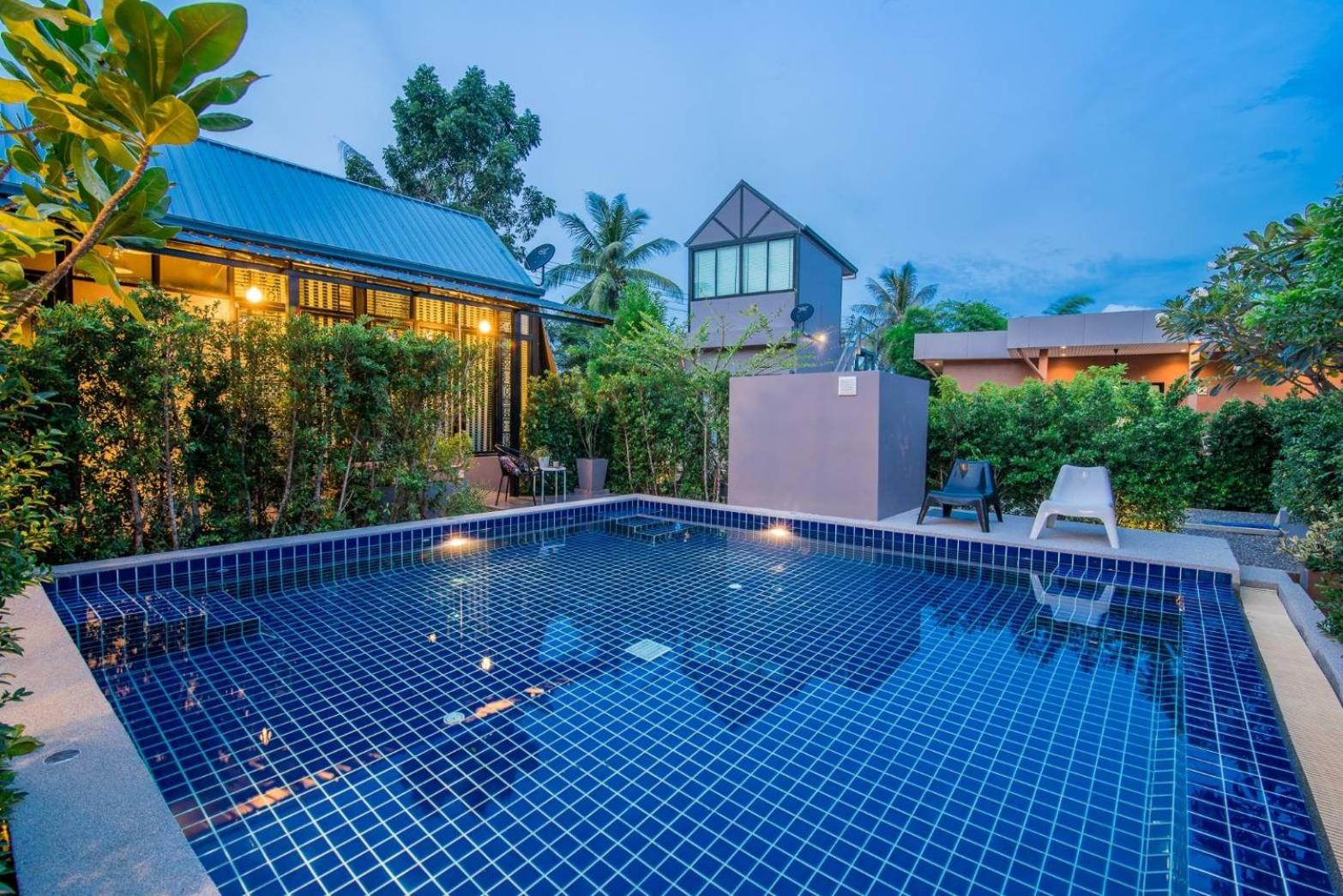 Duplex Room Pool Access [Steep ladder-not recommend for Child/Eldery] photo 2