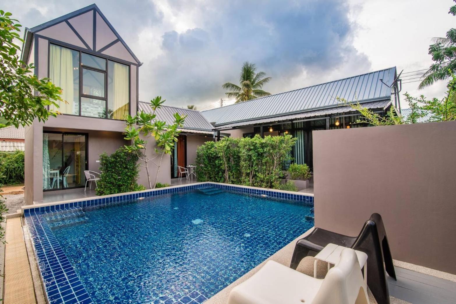 Deluxe Room Pool Access photo 2